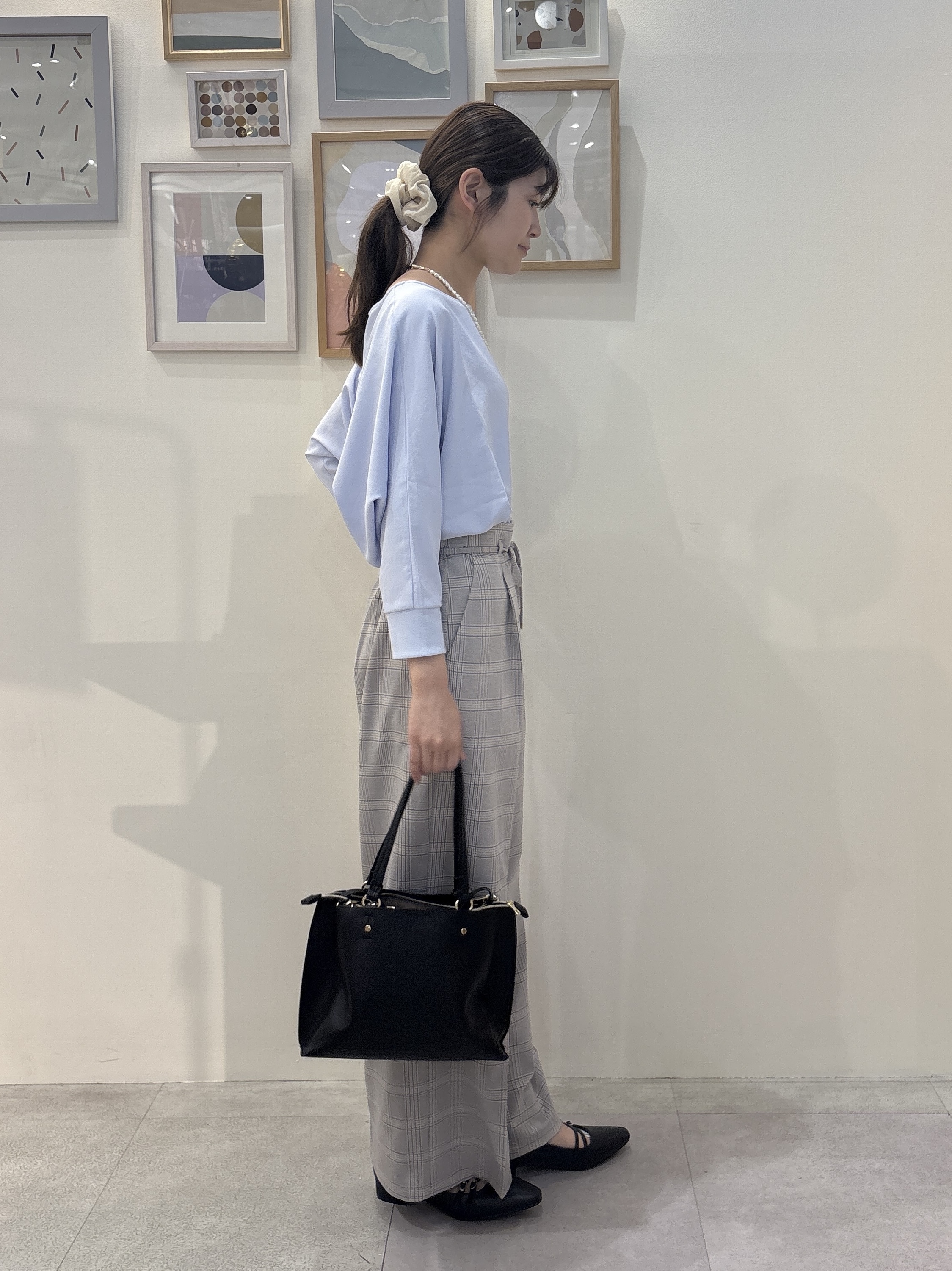 Rikaさんの「SHOO･LA･RUE｜【着丈選べる/体型カバー/洗濯機可】さらさらとろん ドルマンブラウス」を使ったコーディネート