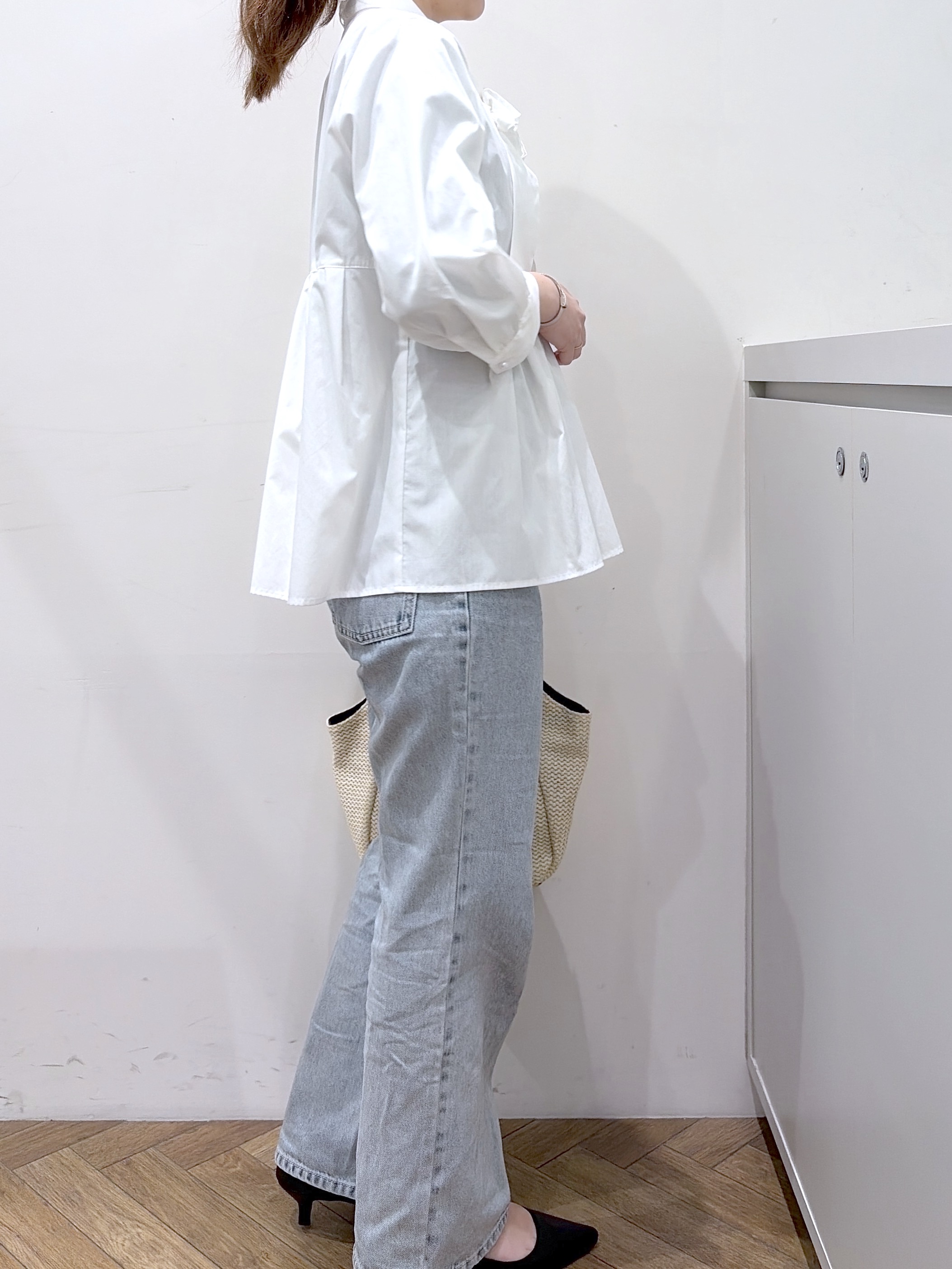 Junさんの「index｜ペプラムブラウス／ボウタイ取り外し可【洗濯機OK／イージーアイロン／防シワ】《XS～LL／8col》」を使ったコーディネート