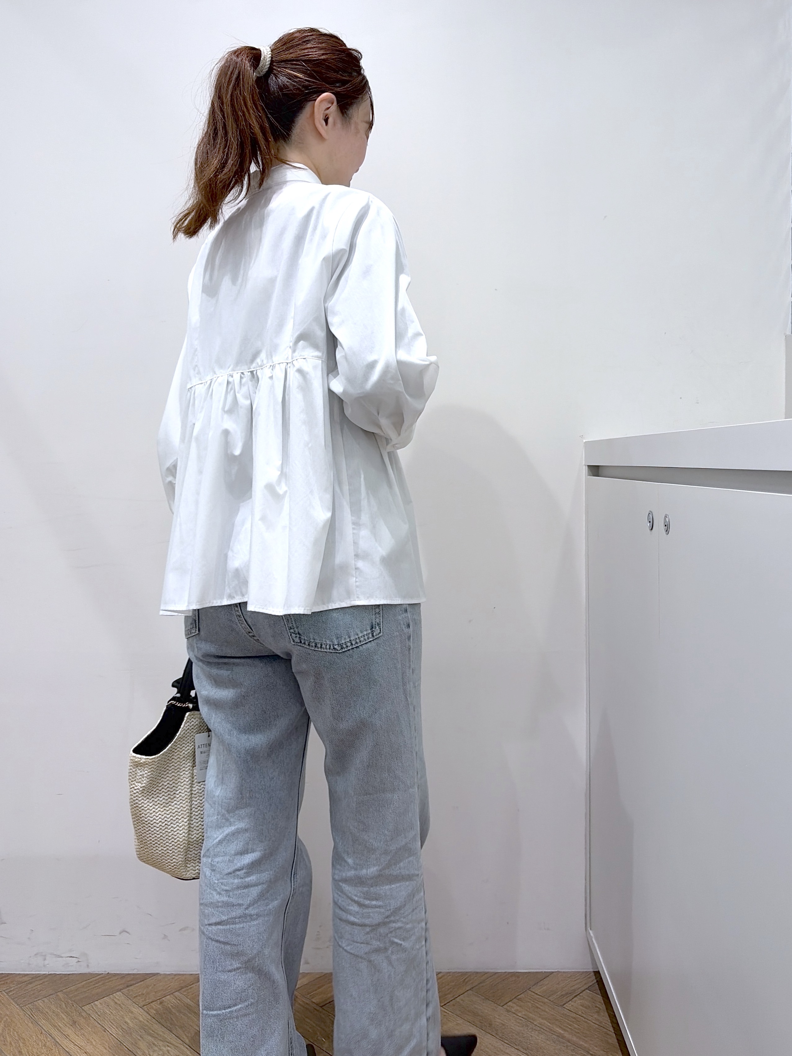 Junさんの「index｜ペプラムブラウス／ボウタイ取り外し可【洗濯機OK／イージーアイロン／防シワ】《XS～LL／8col》」を使ったコーディネート
