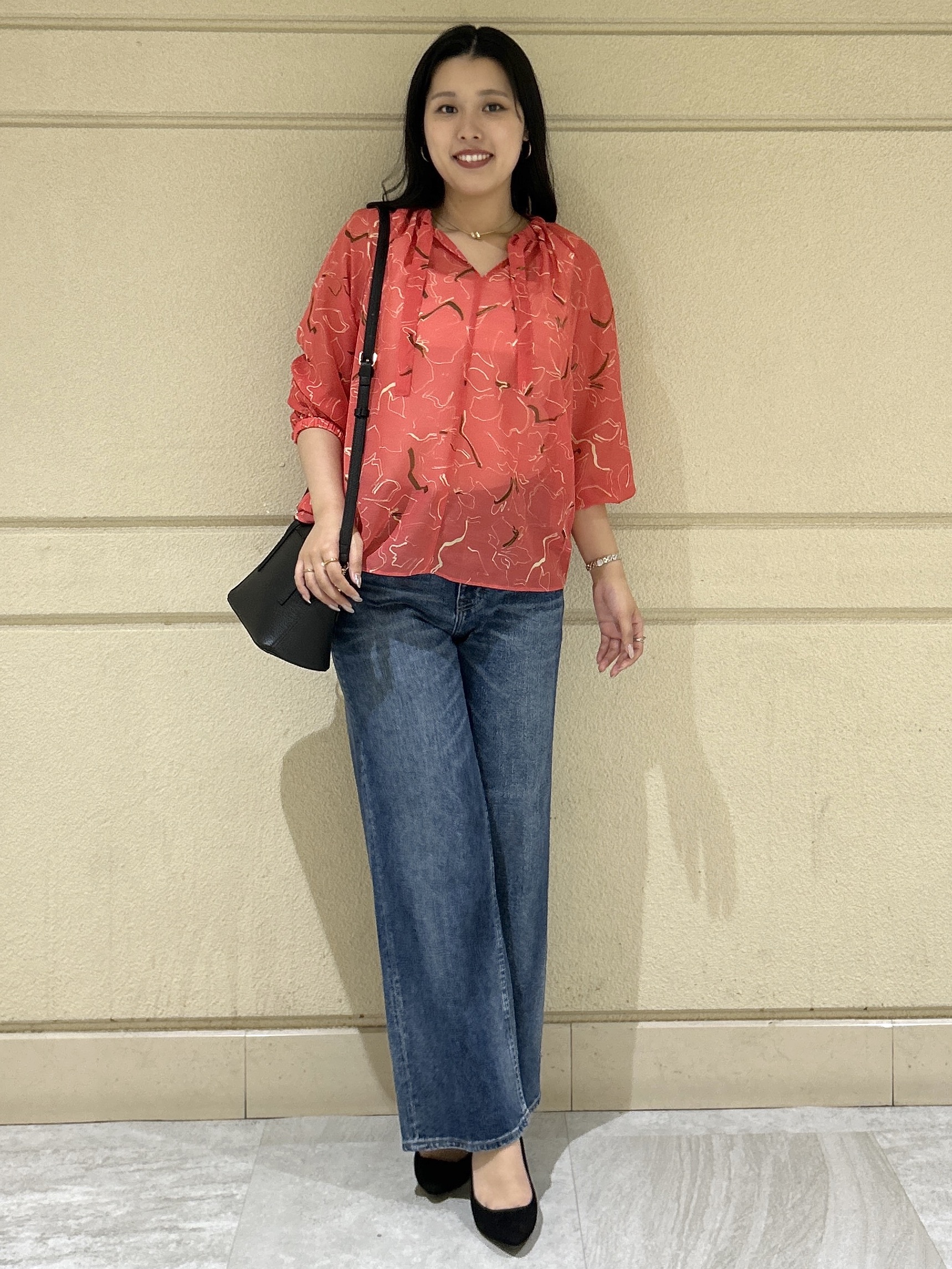 Momokaさんの「COUP DE CHANCE｜【手洗い可/通勤服】シアーローン花柄ブラウス」を使ったコーディネート