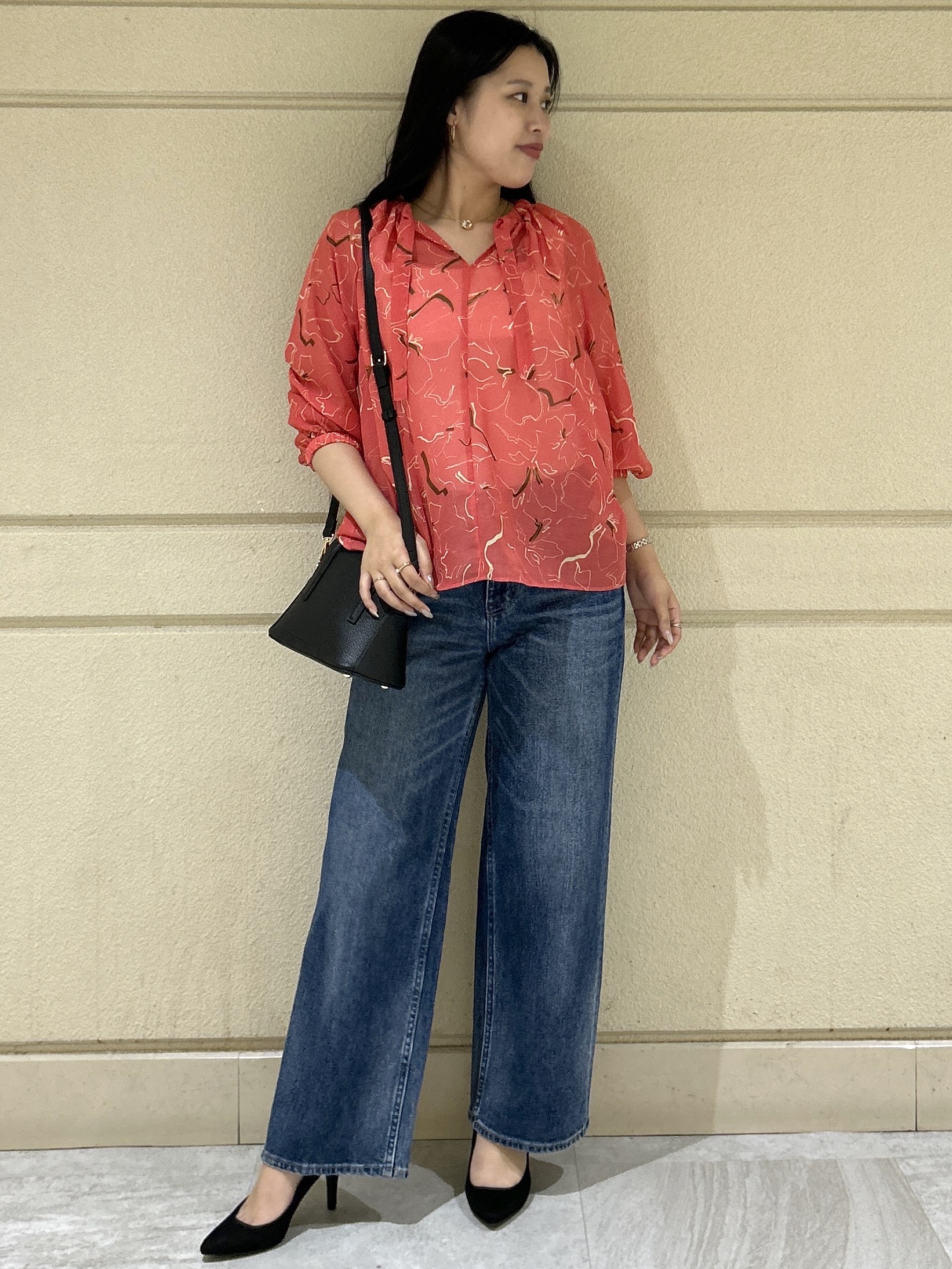 Momokaさんの「COUP DE CHANCE｜【手洗い可/通勤服】シアーローン花柄ブラウス」を使ったコーディネート