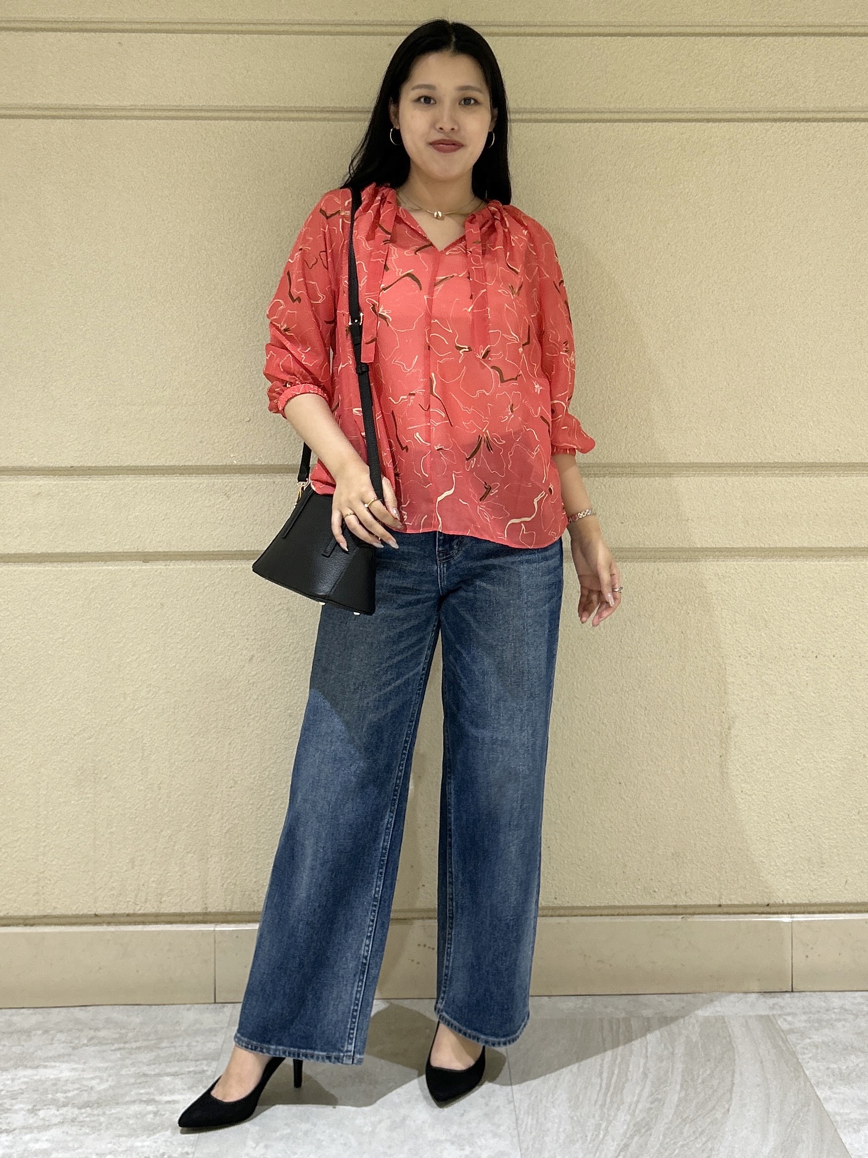 Momokaさんの「COUP DE CHANCE｜【手洗い可/通勤服】シアーローン花柄ブラウス」を使ったコーディネート