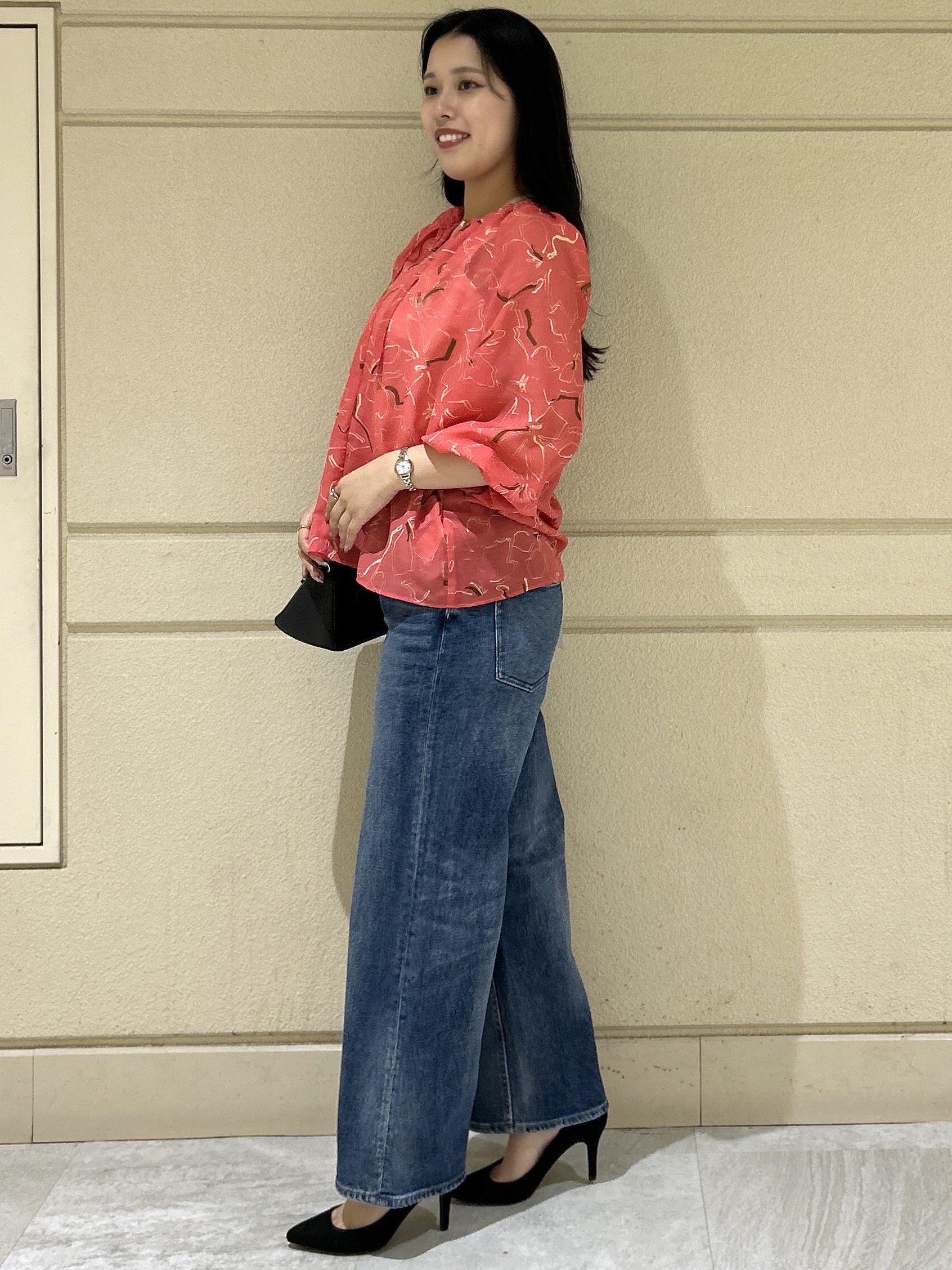 Momokaさんの「COUP DE CHANCE｜【手洗い可/通勤服】シアーローン花柄ブラウス」を使ったコーディネート