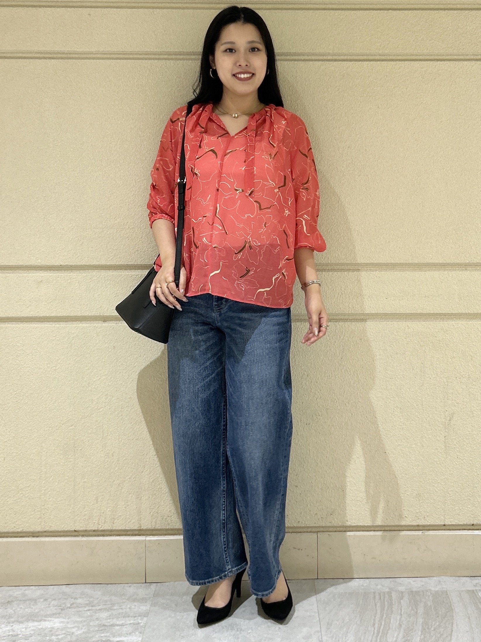 Momokaさんの「COUP DE CHANCE｜【手洗い可/通勤服】シアーローン花柄ブラウス」を使ったコーディネート