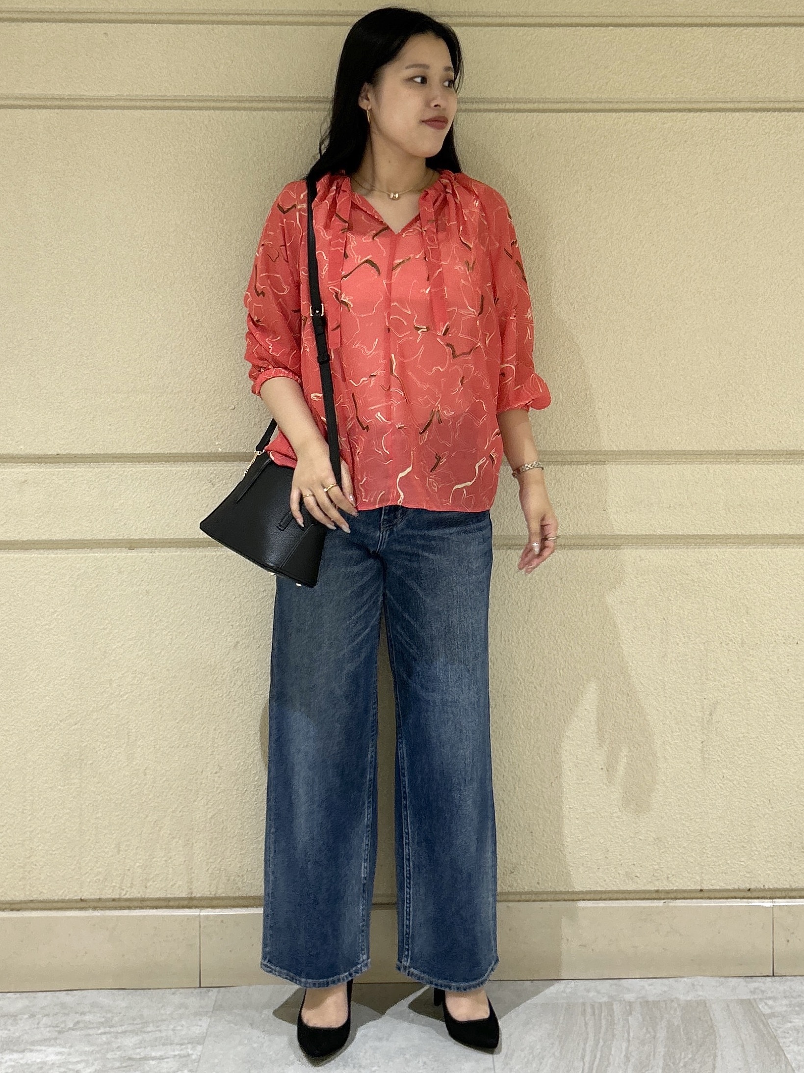 Momokaさんの「COUP DE CHANCE｜【手洗い可/通勤服】シアーローン花柄ブラウス」を使ったコーディネート