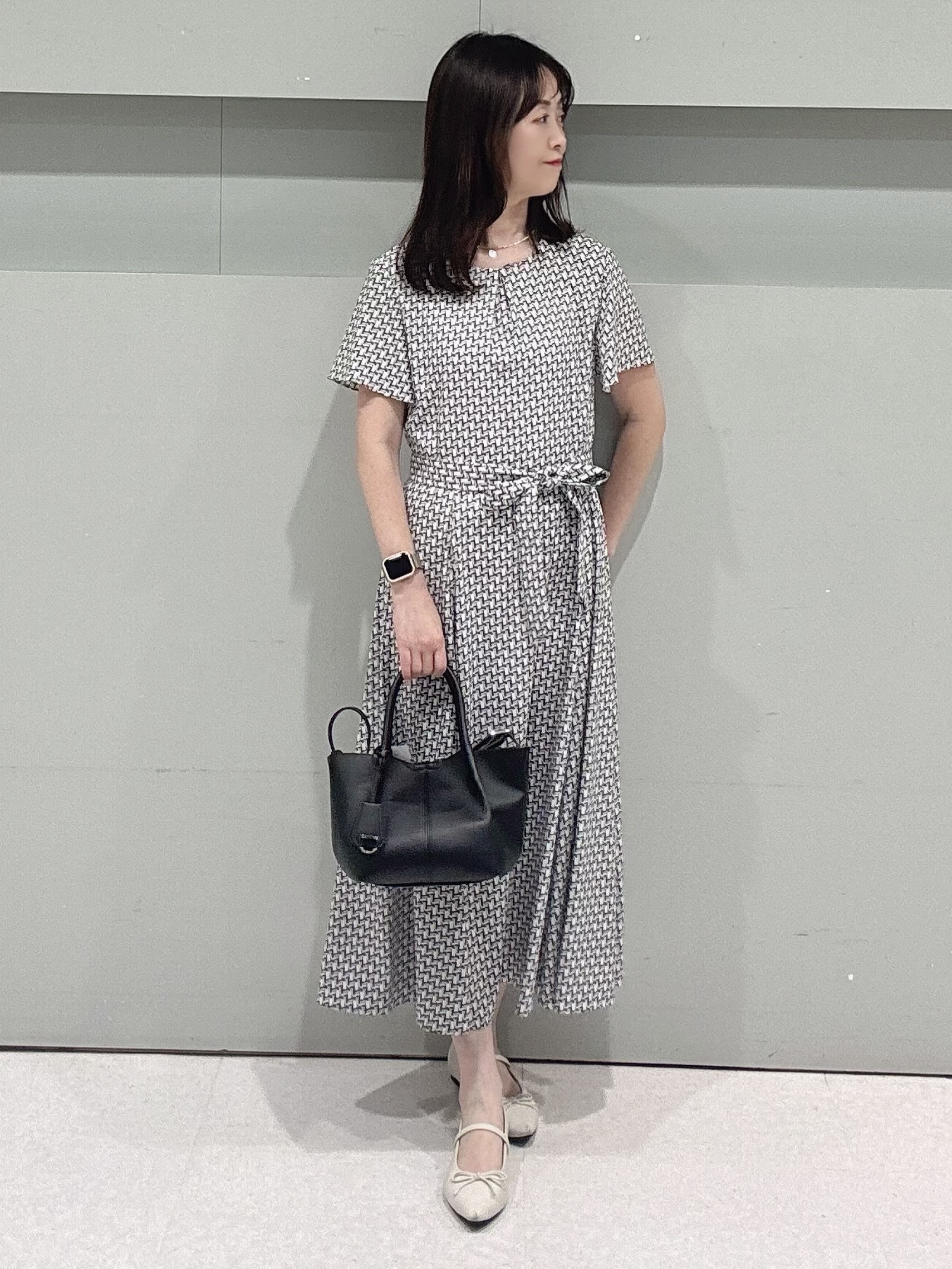 makiさんの「UNTITLED｜【美シルエット/洗える】ジオメプリントワンピース」を使ったコーディネート