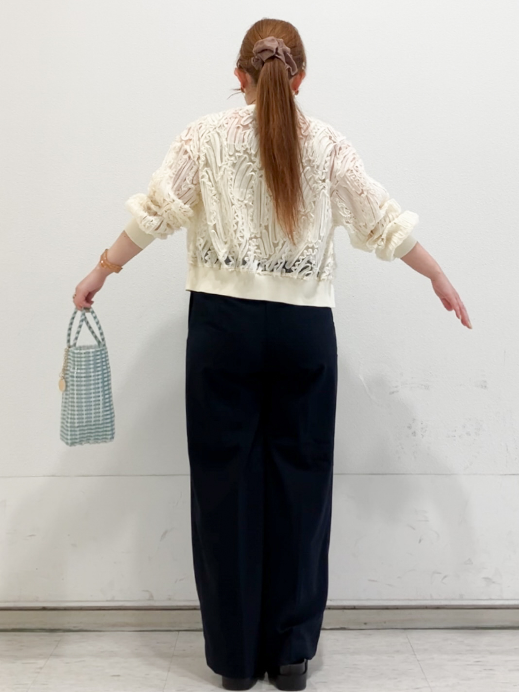 MIPPOさんの「index｜シアー幾何刺繍カーディガン【洗濯機OK】」を使ったコーディネート