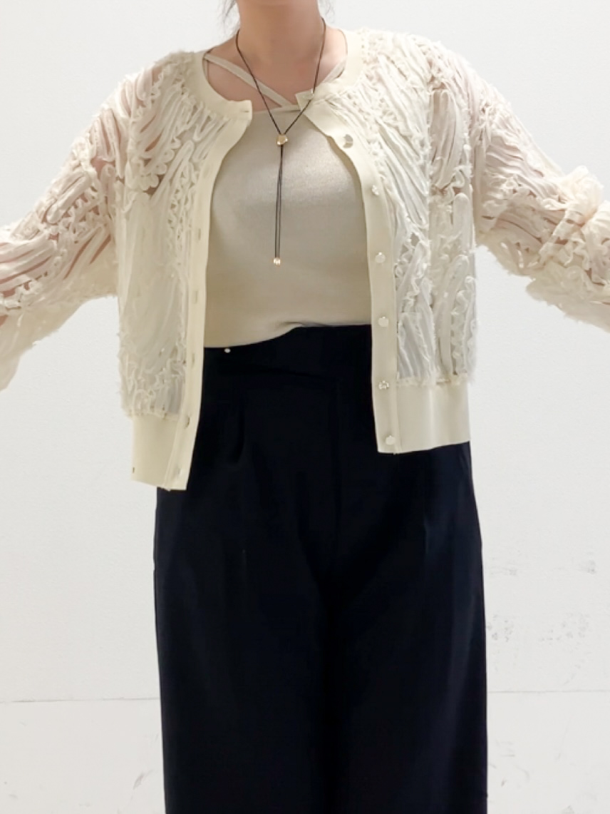 MIPPOさんの「index｜シアー幾何刺繍カーディガン【洗濯機OK】」を使ったコーディネート