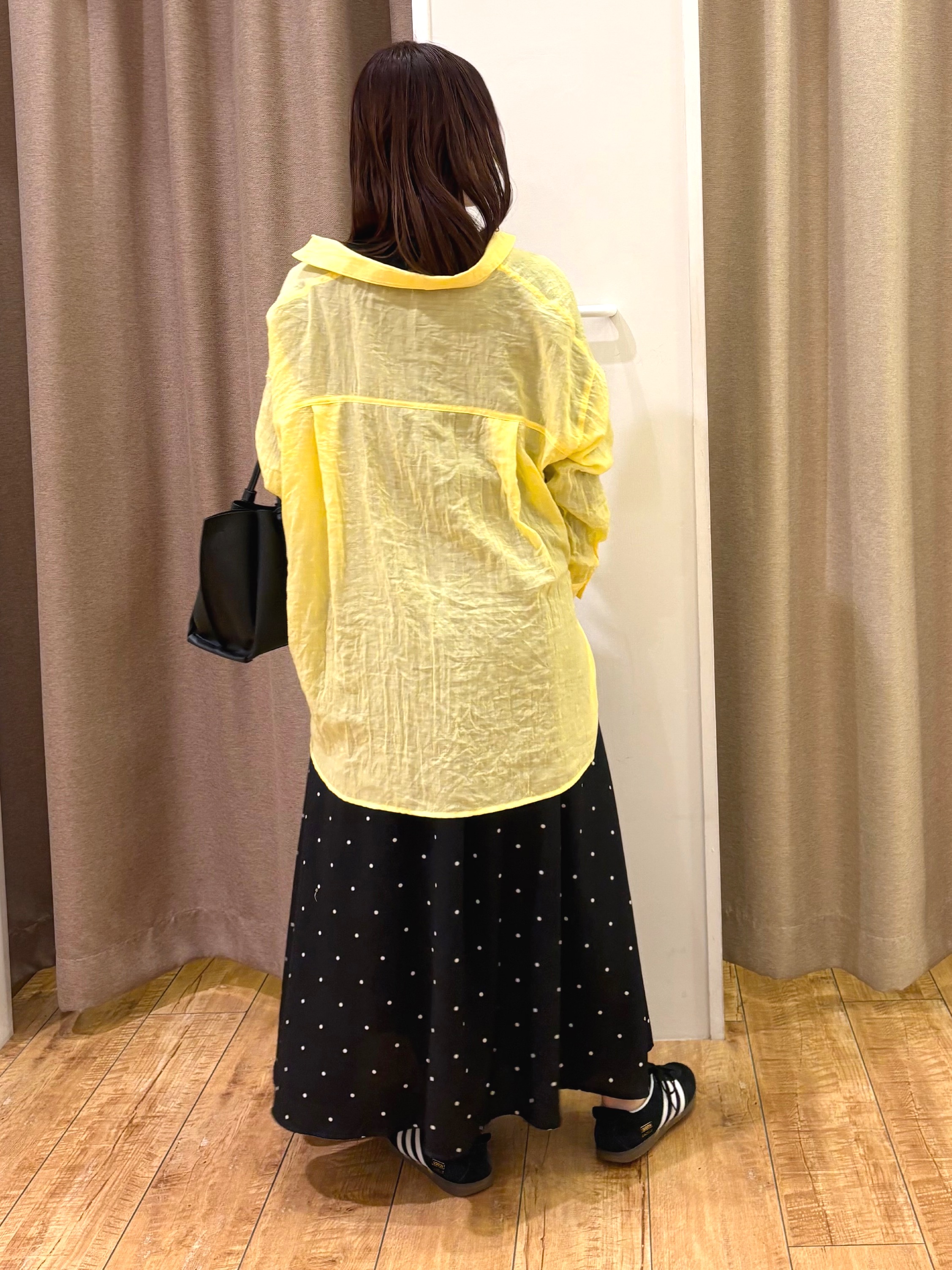 TAKIさんの「SHOO･LA･RUE｜【体型カバー】ふんわり質感 やわらかこなれシアーシャツ」を使ったコーディネート