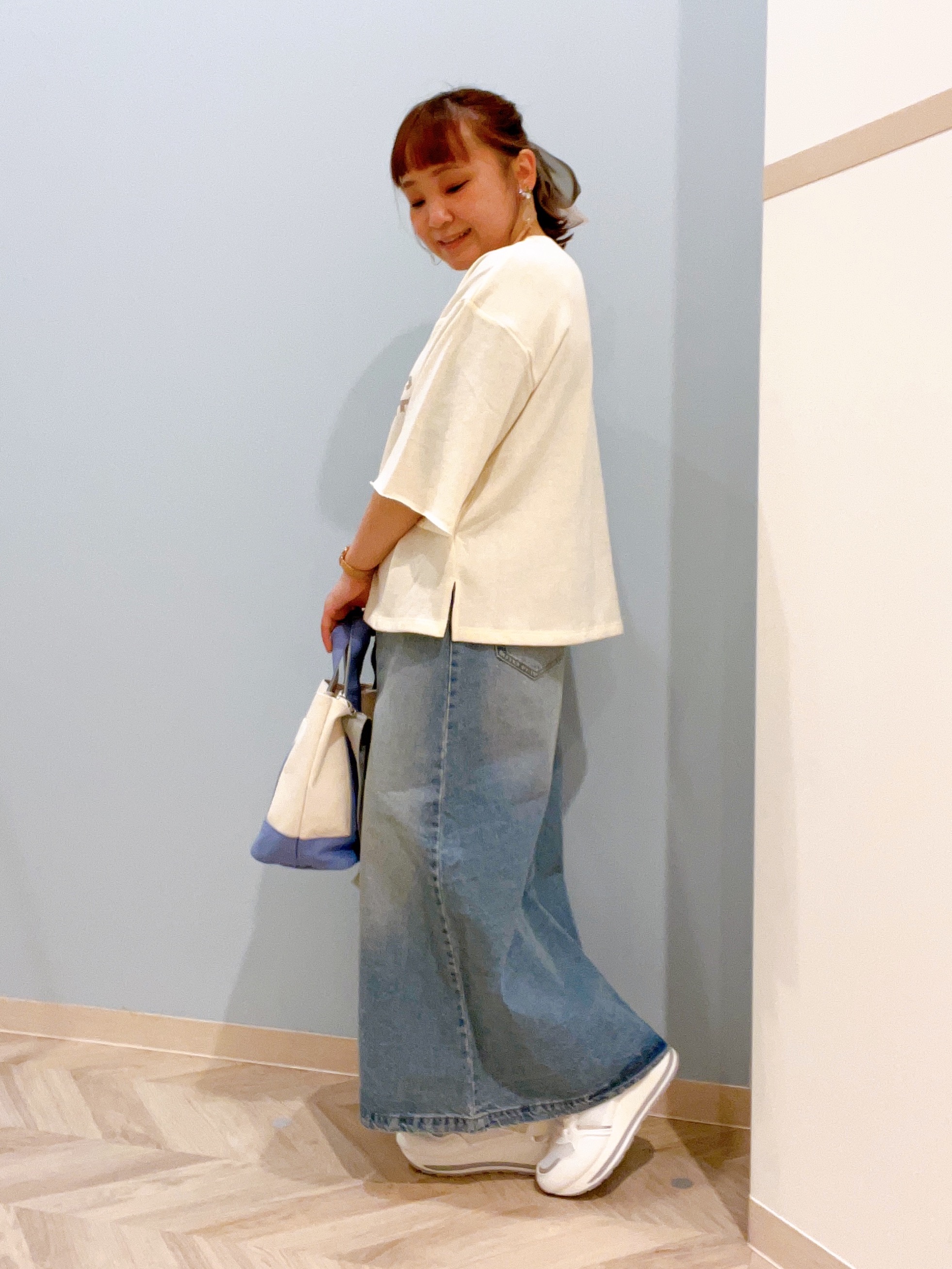 kitaさんの「SHOO･LA･RUE｜【体型カバー】ふんわり質感 やわらかこなれシアーシャツ」を使ったコーディネート