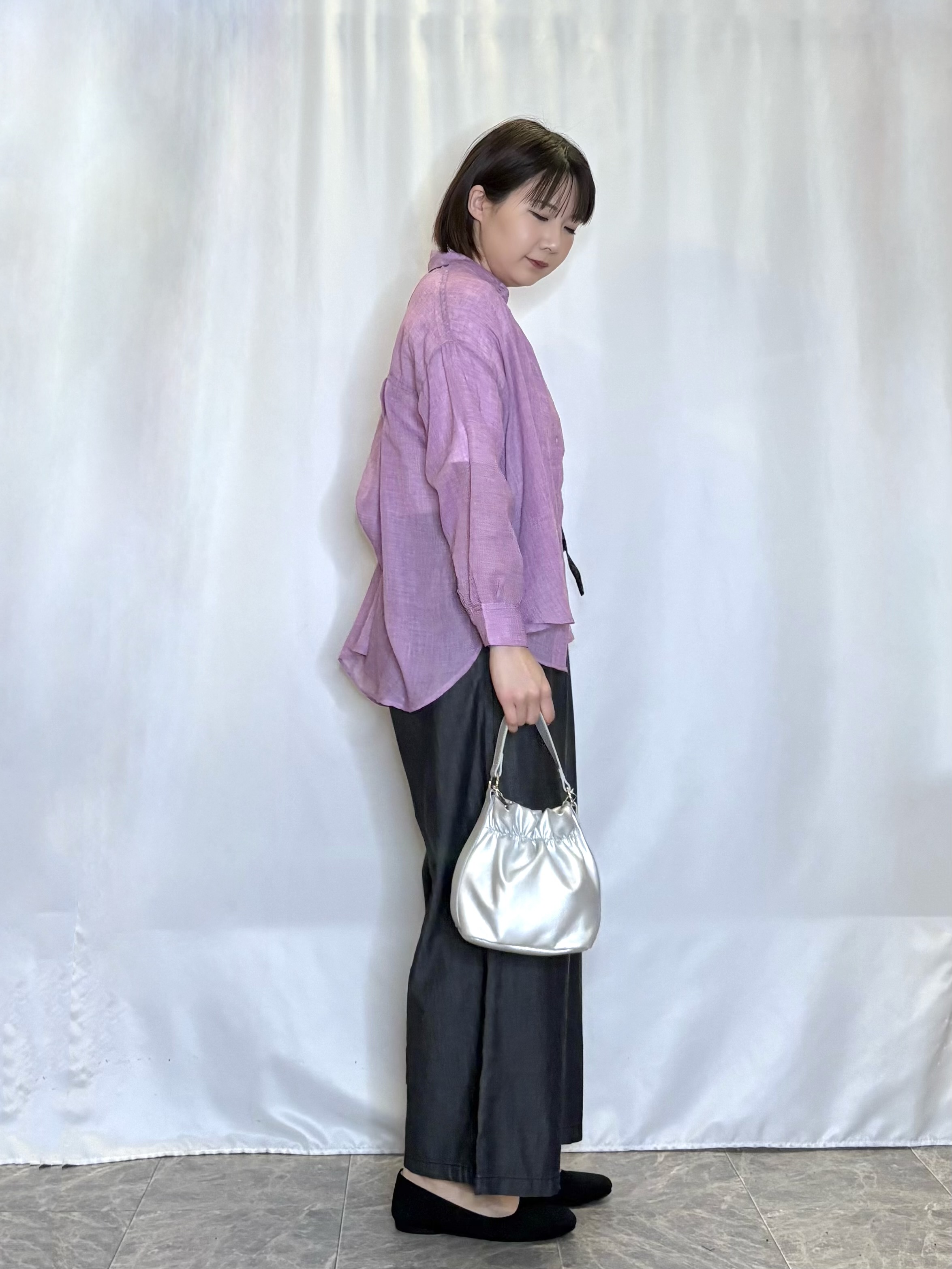 ネリさんの「SHOO･LA･RUE｜【体型カバー】ふんわり質感 やわらかこなれシアーシャツ」を使ったコーディネート