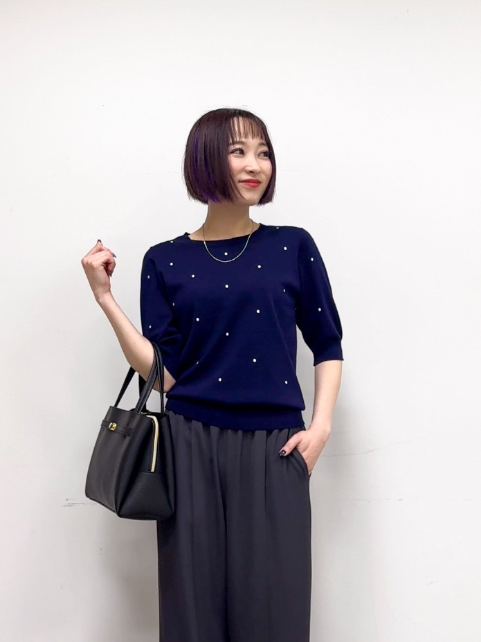 𝐜𝐡𝐢𝐤𝐚さんの「SHOO･LA･RUE｜【S-LL/二の腕カバー】品よく隠せる ドット刺繍5分袖ニット」を使ったコーディネート