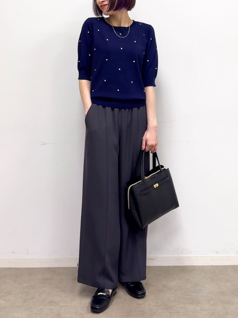 𝐜𝐡𝐢𝐤𝐚さんの「SHOO･LA･RUE｜【S-LL/二の腕カバー】品よく隠せる ドット刺繍5分袖ニット」を使ったコーディネート