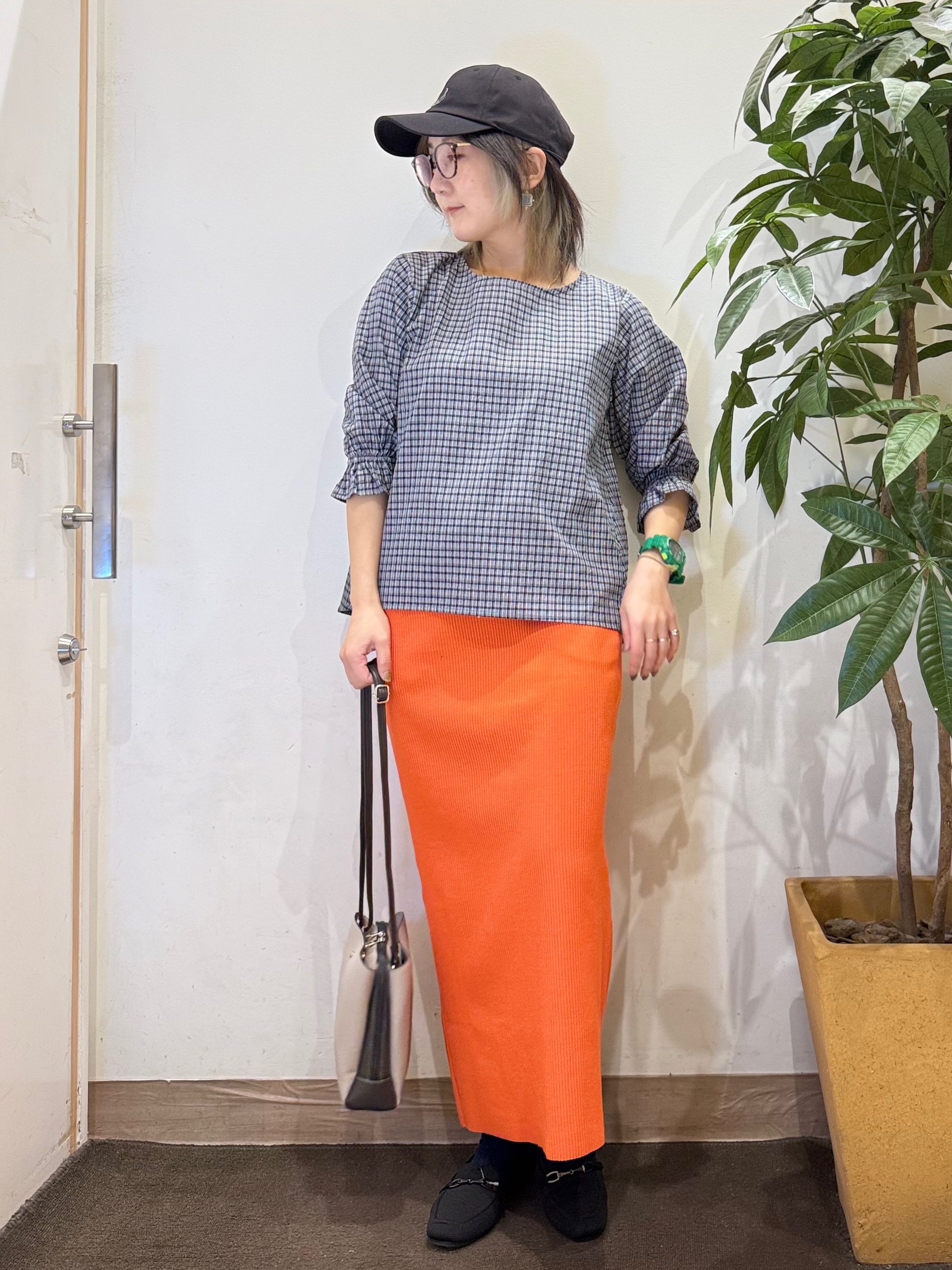 misakiさんの「SHOO･LA･RUE｜【セットアップ可/洗濯機可】上品チェックが好印象 ゆるさら6分袖ブラウス」を使ったコーディネート