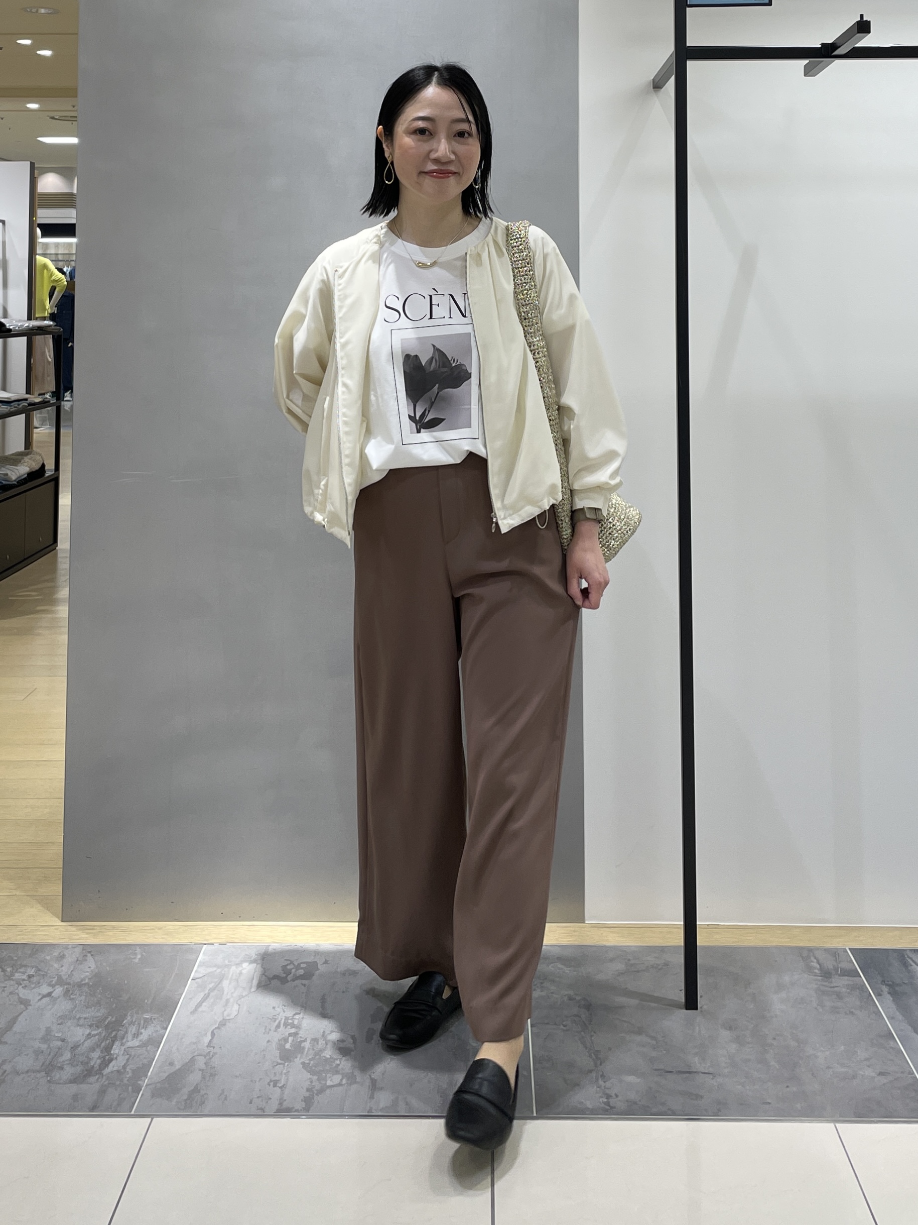shihoさんの「INDIVI｜【洗える／大人シアー】エアリー バルーンブルゾン」を使ったコーディネート