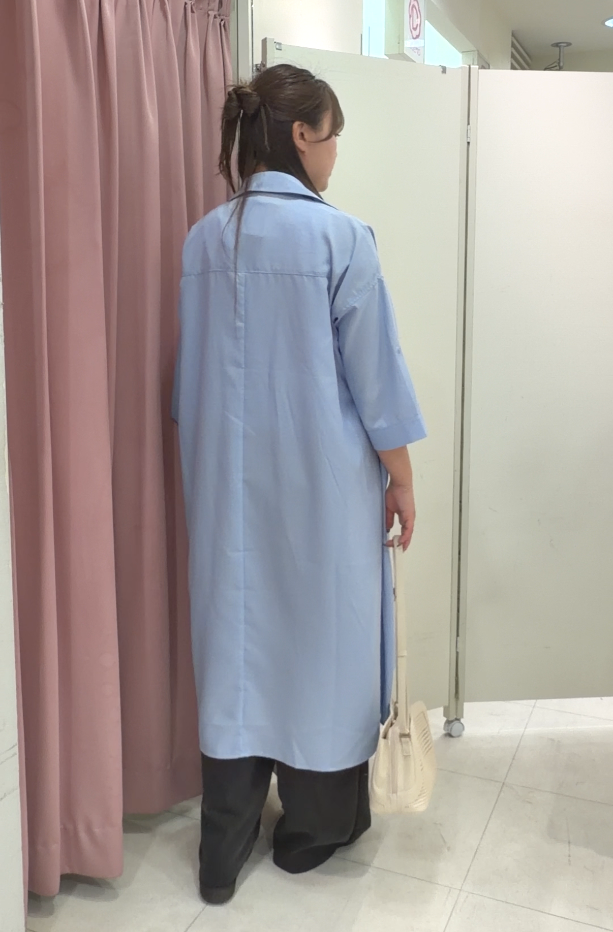 ERIさんの「【UV／冷感／速乾】麻調合繊スキッパーワンピース」を使ったコーディネート
