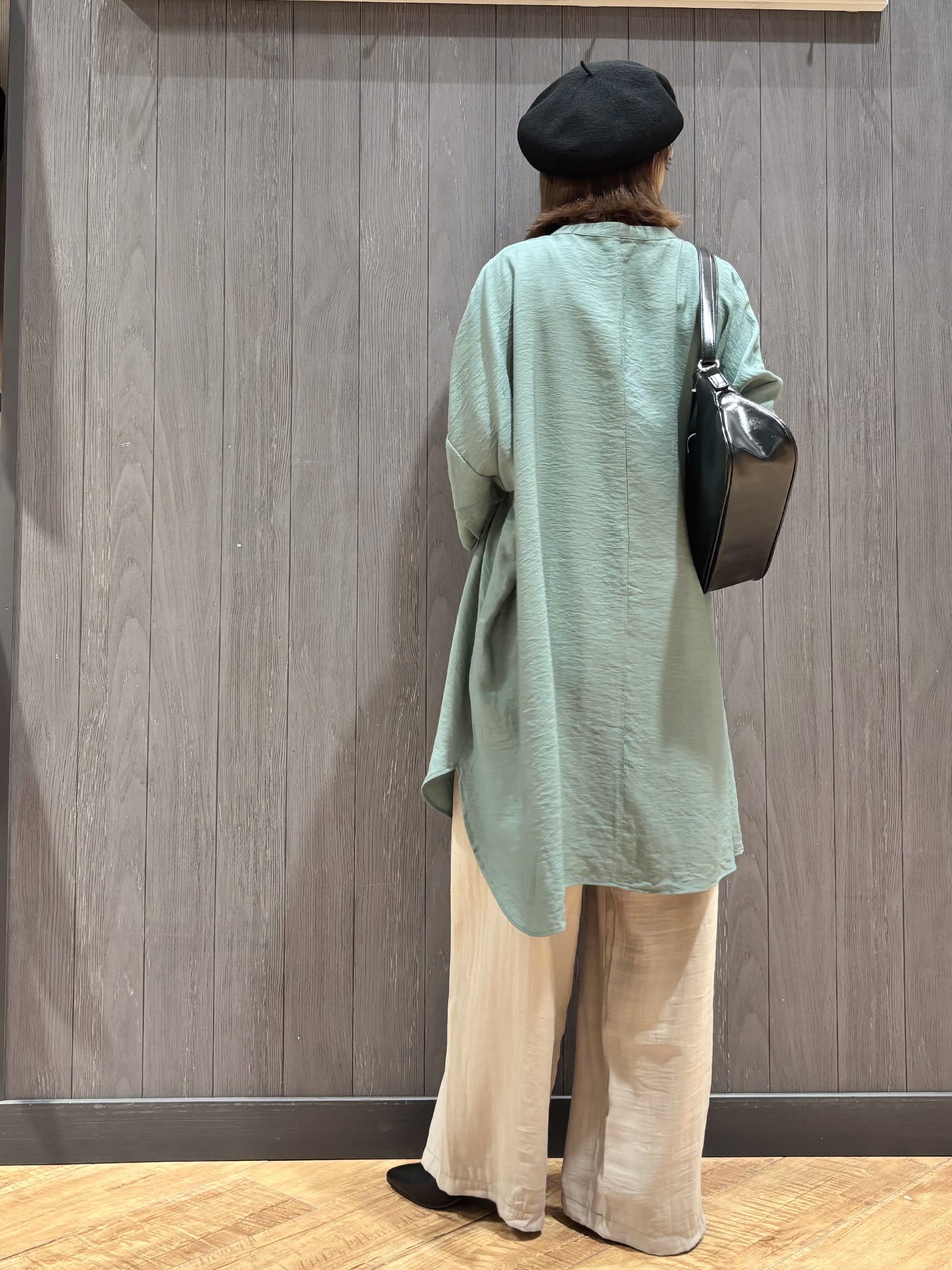 meiさんの「SHOO･LA･RUE｜【ひんやり/S-LL/洗濯機可】体型カバー叶える 大人のゆるドルマンチュニック」を使ったコーディネート