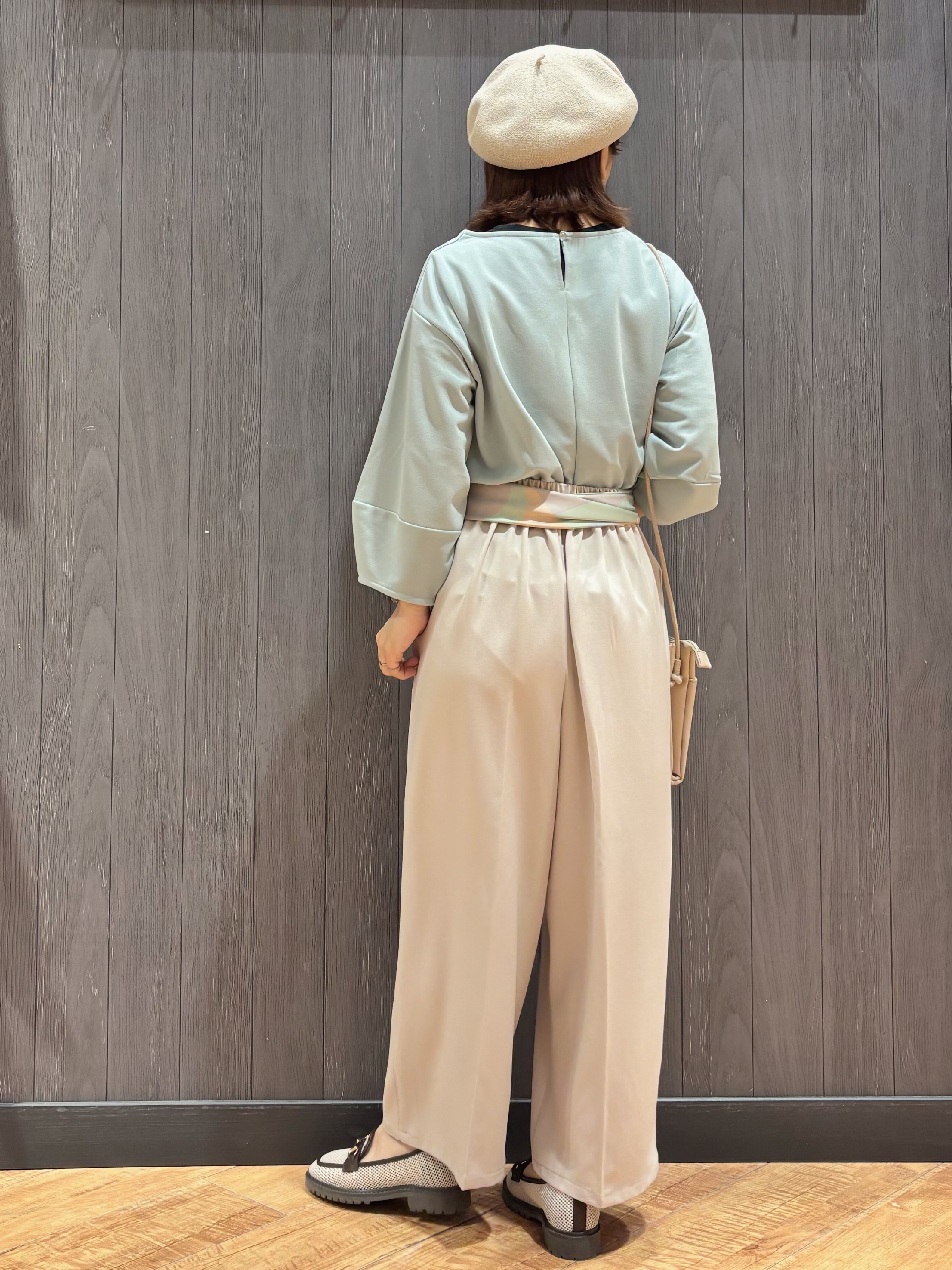meiさんの「SHOO･LA･RUE｜【2点セット/7分袖】ランタンスリーブで女性らしい インせず着られる ネックレス付きブラウス」を使ったコーディネート