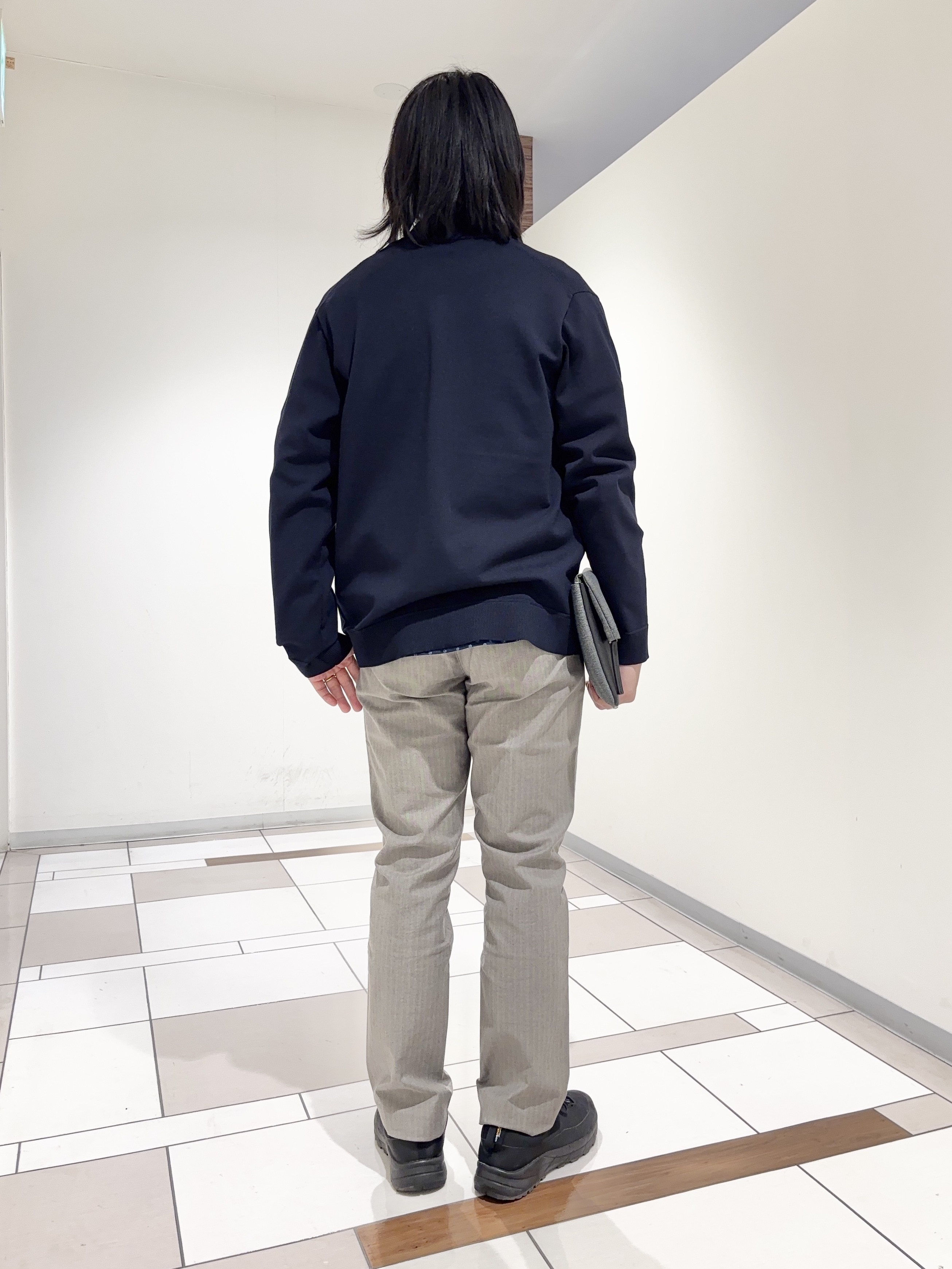及川さんの「TAKEO KIKUCHI｜ジップアップ 鹿の子 ニット」を使ったコーディネート