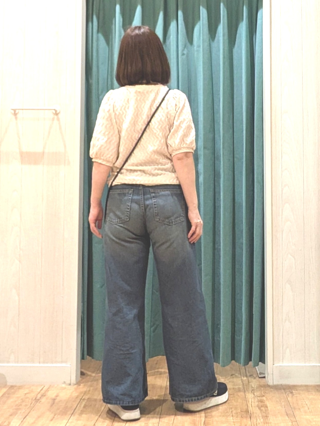 ゆーさんさんの「SHOO･LA･RUE｜【洗濯機可/S-LL】パフスリーブが女性らしい ウェーブ柄 ジャカードトップス」を使ったコーディネート