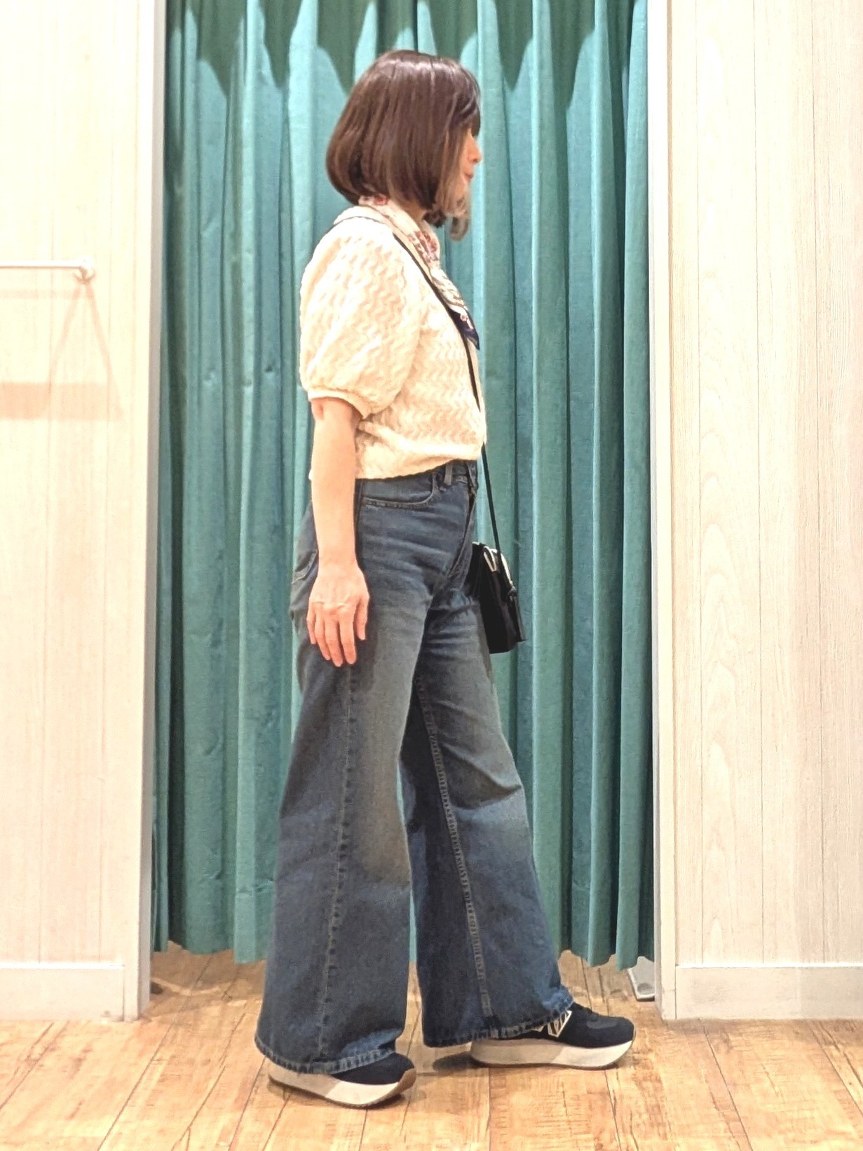 ゆーさんさんの「SHOO･LA･RUE｜【洗濯機可/S-LL】パフスリーブが女性らしい ウェーブ柄 ジャカードトップス」を使ったコーディネート