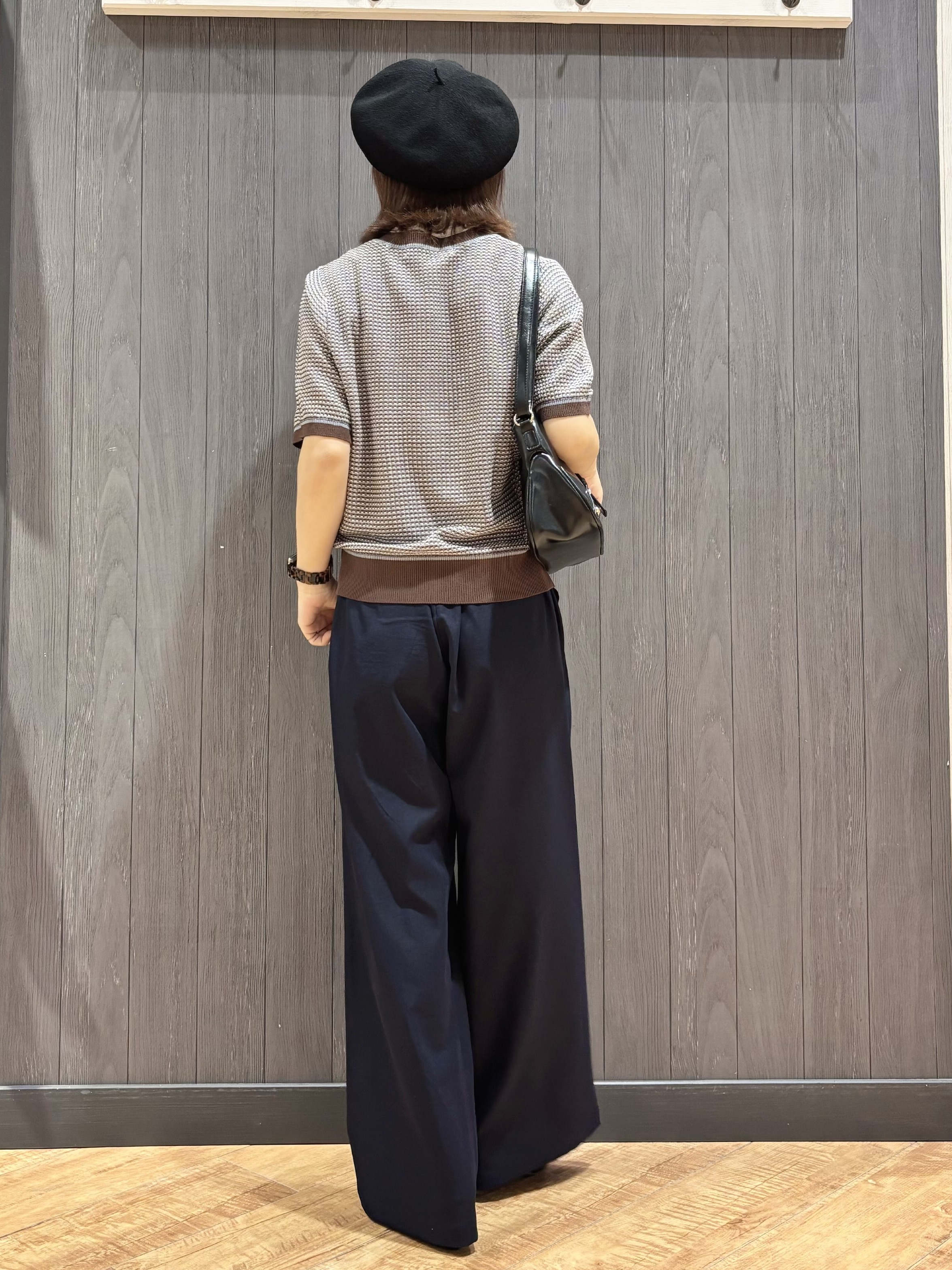 meiさんの「SHOO･LA･RUE｜【洗濯機可/S-LL】金ボタンが上品 カノコ編み配色クルーネックニット」を使ったコーディネート