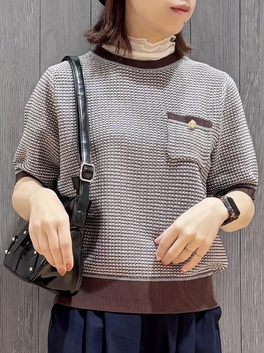 meiさんの「SHOO･LA･RUE｜【洗濯機可/S-LL】金ボタンが上品 カノコ編み配色クルーネックニット」を使ったコーディネート