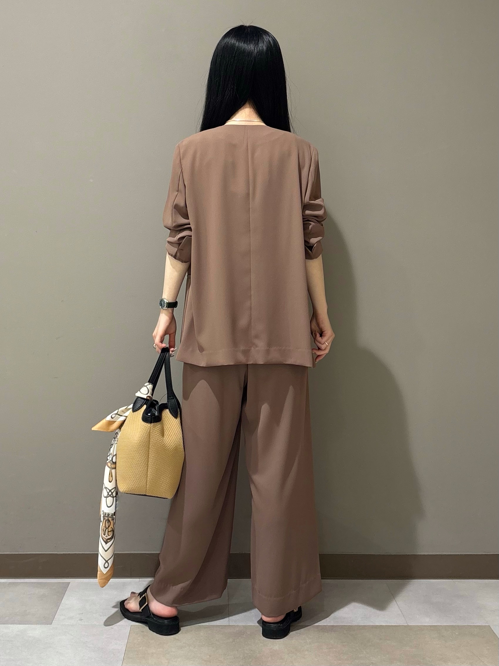 KEIKOさんの「INDIVI｜【さらに軽く軽快！／着る日傘】ノーカラージャケット」を使ったコーディネート