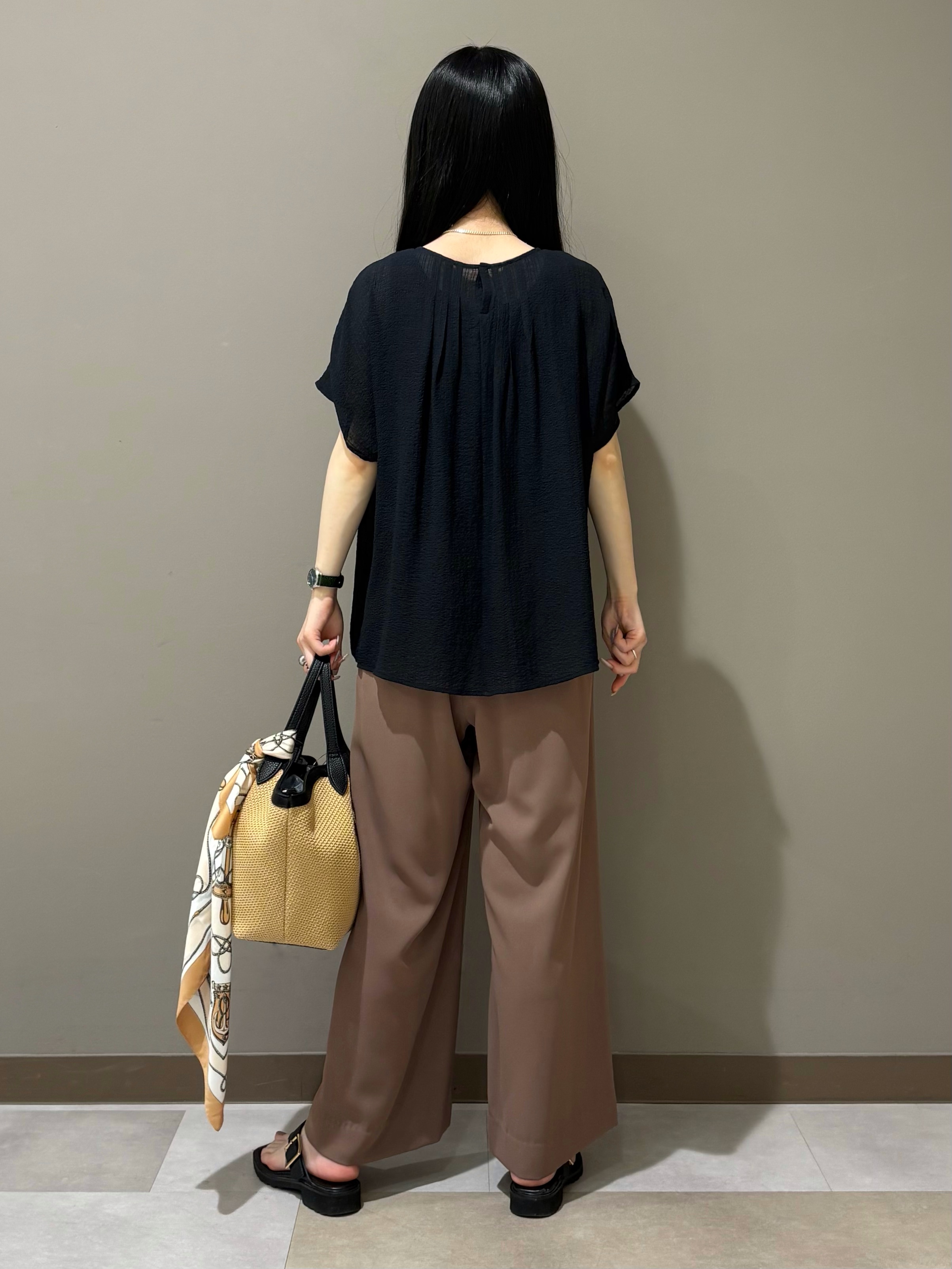 KEIKOさんの「INDIVI｜【さらに軽く軽快！／着る日傘】ノーカラージャケット」を使ったコーディネート