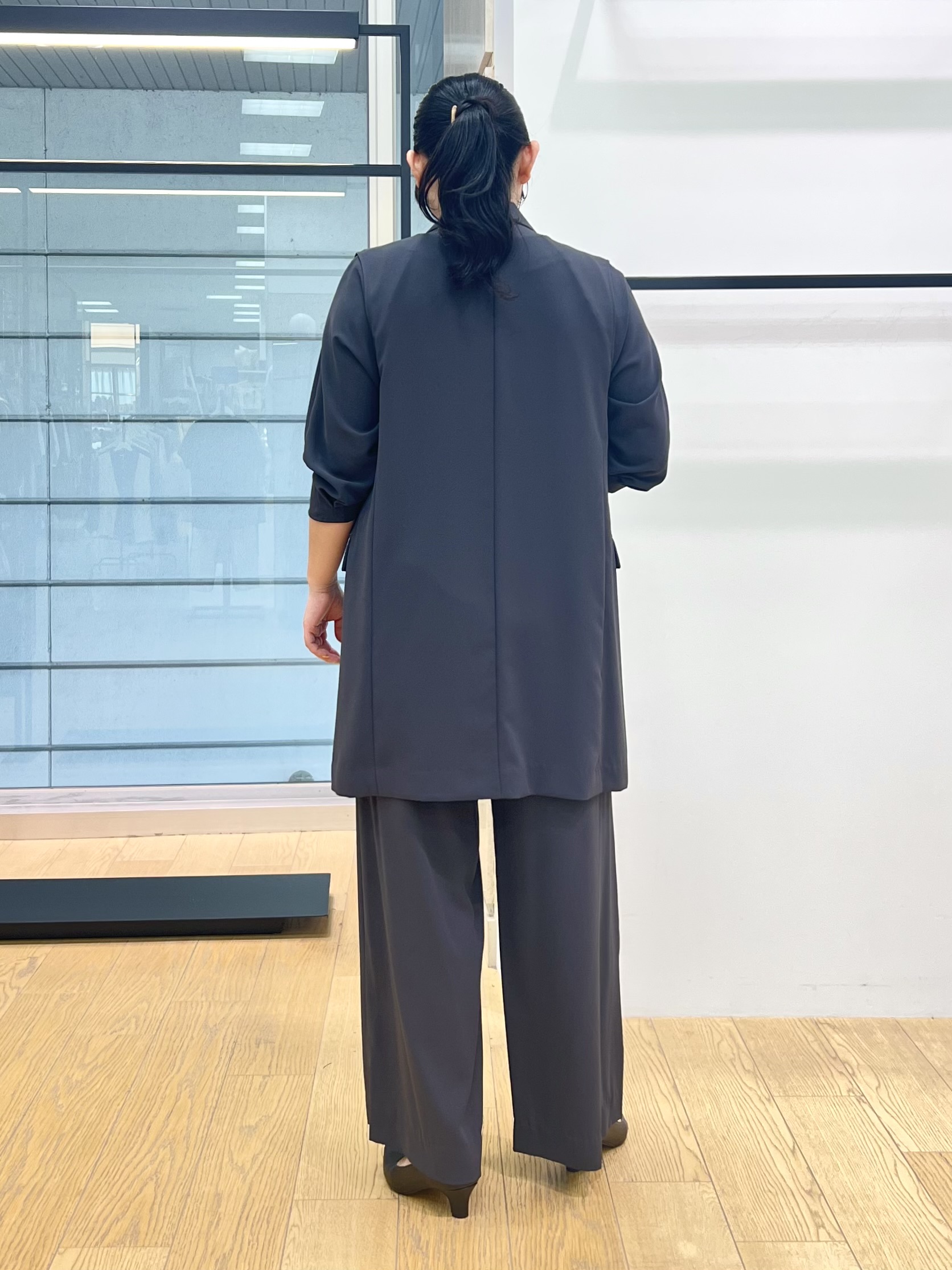 shimaさんの「INDIVI｜【さらに軽く軽快！／着る日傘】颯爽ジレジャケット」を使ったコーディネート