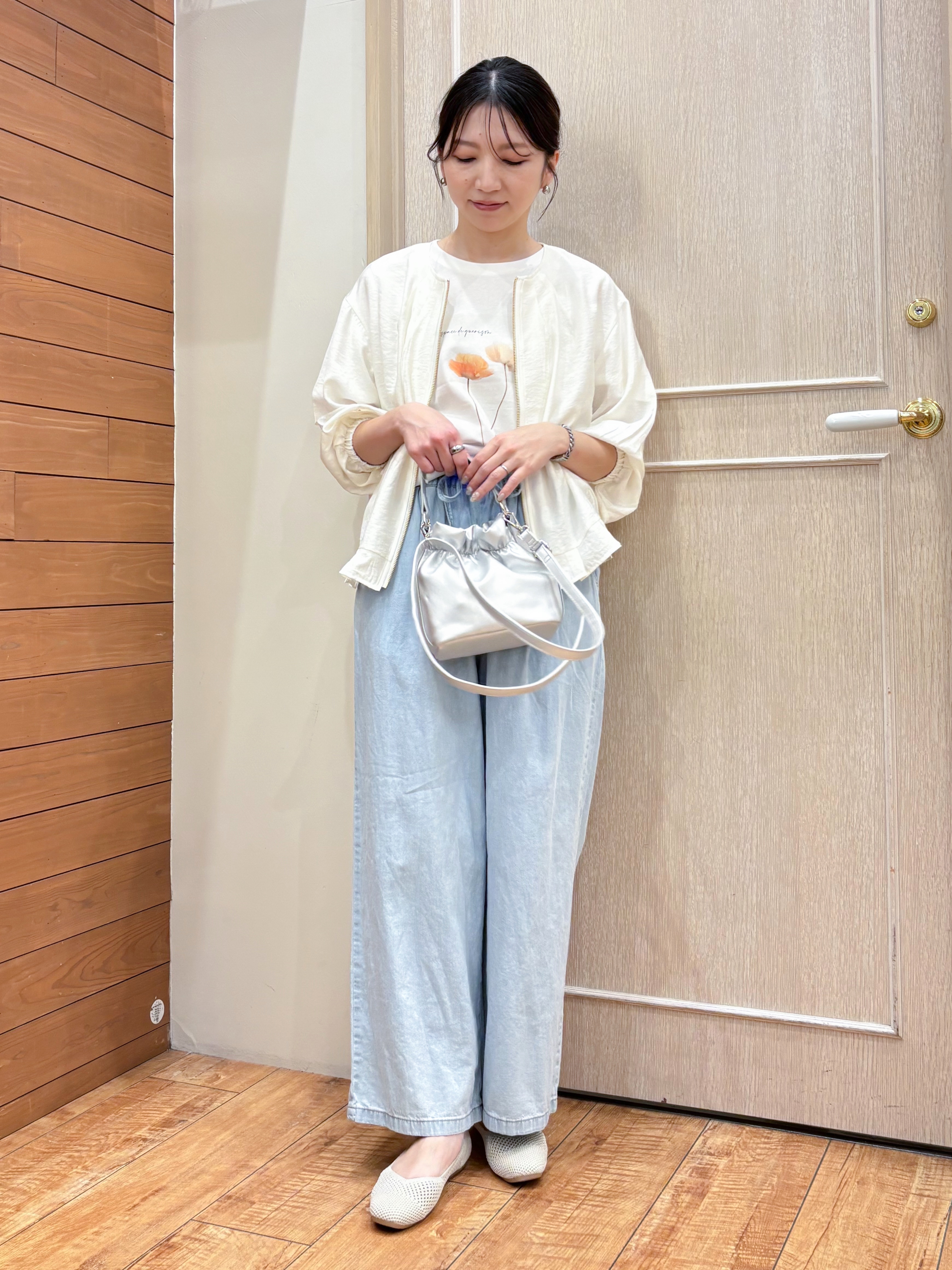 なみさんの「SHOO･LA･RUE｜【洗濯機可/UV/S-LL】程よい透け感 ノーカラーシアーブルゾン」を使ったコーディネート