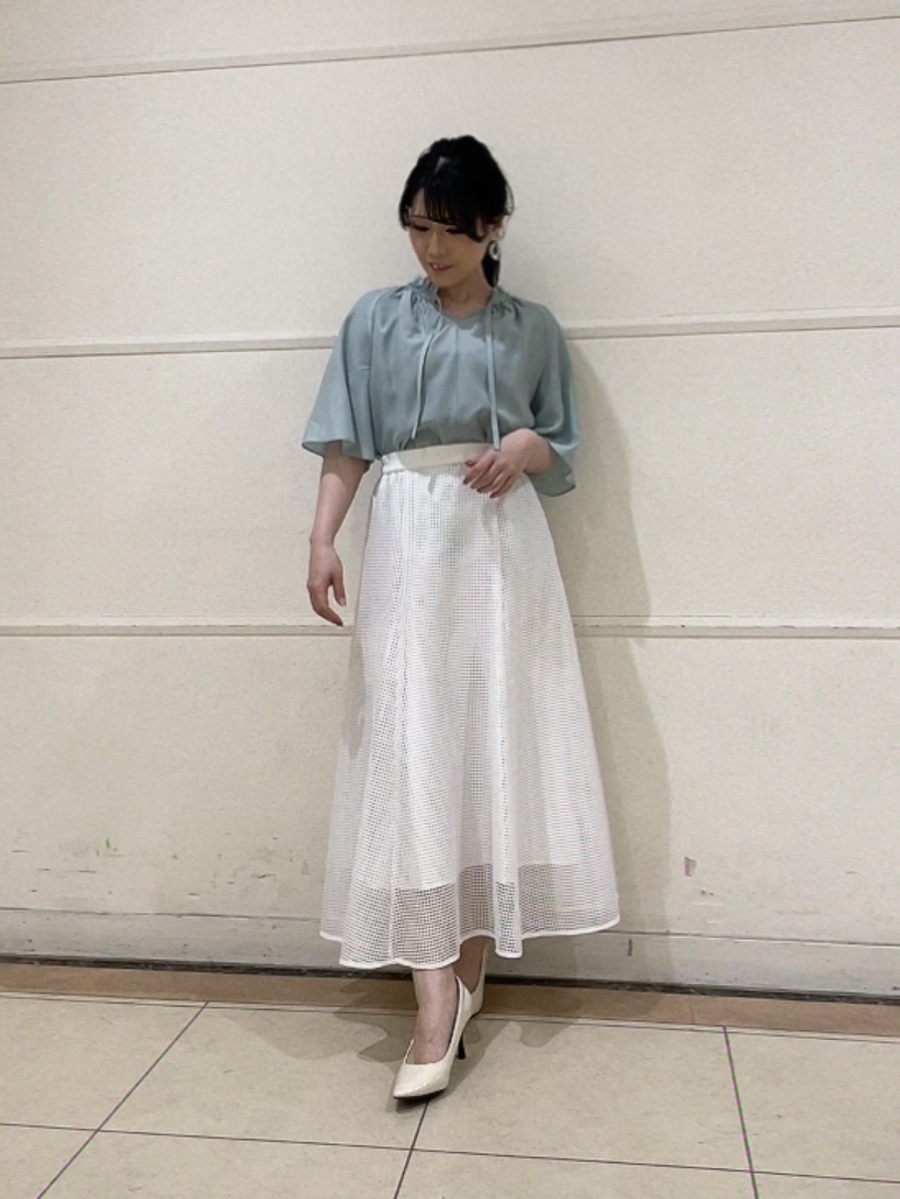 watanabeさんの「UNTITLED｜【シアー/首元フリル】シルキーシフォンブラウス」を使ったコーディネート