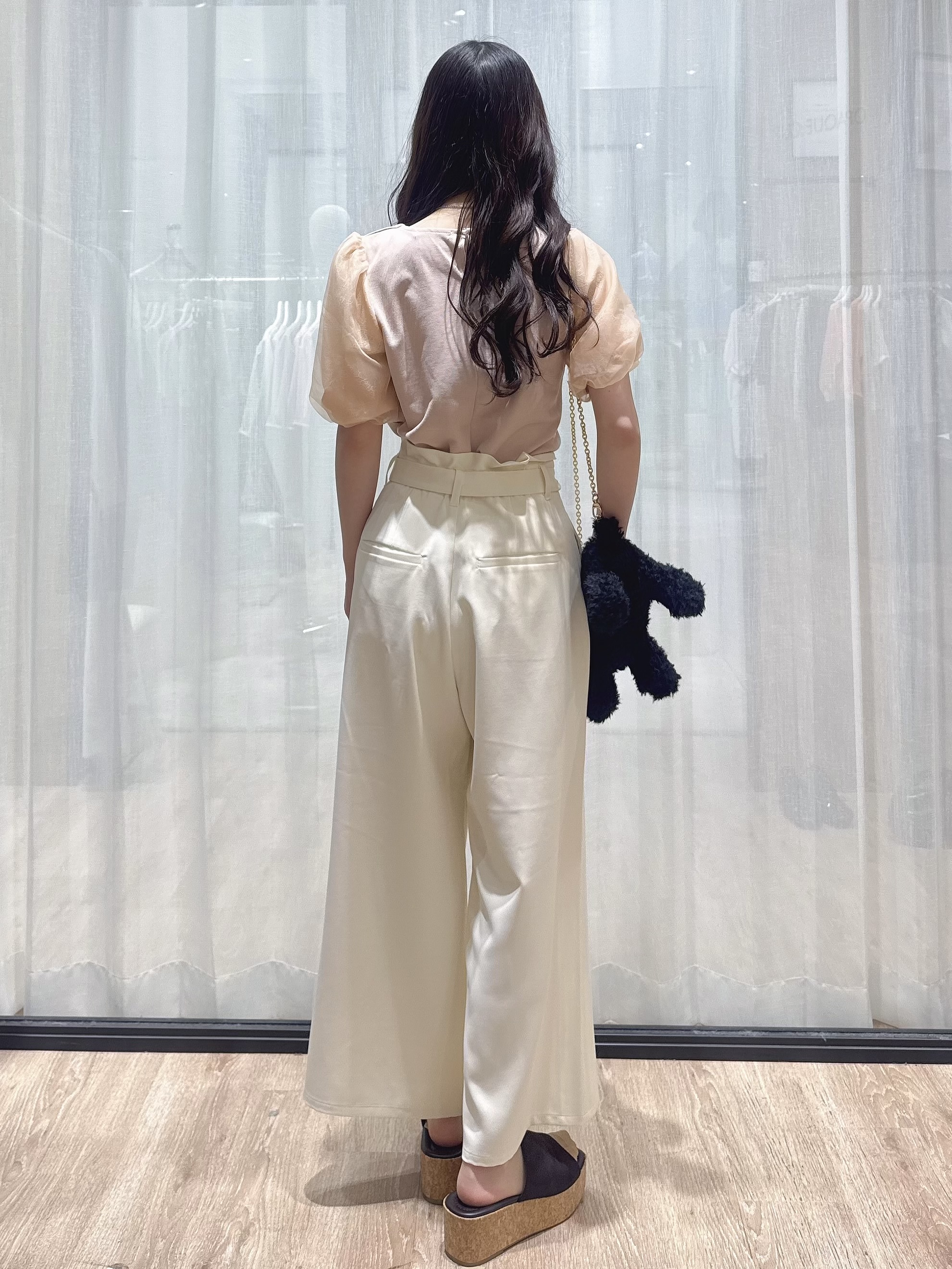 ぞうげさんの「OPAQUE.CLIP｜【接触冷感／UVケア】シアーバルーンスリーブトップス《洗濯機OK》」を使ったコーディネート