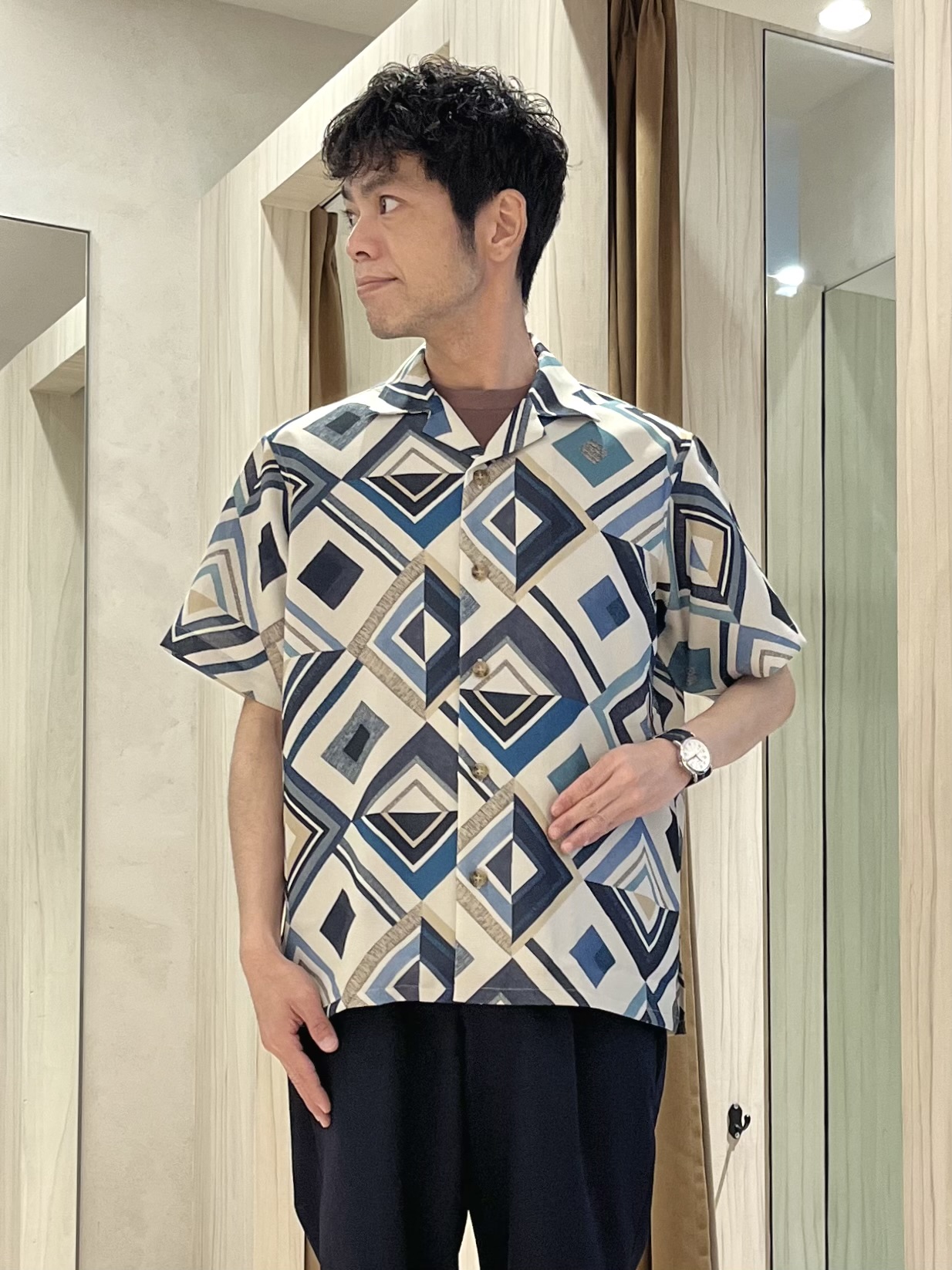 URAさんの「TAKEO KIKUCHI｜【吸汗速乾】タイル柄プリント 半袖シャツ」を使ったコーディネート