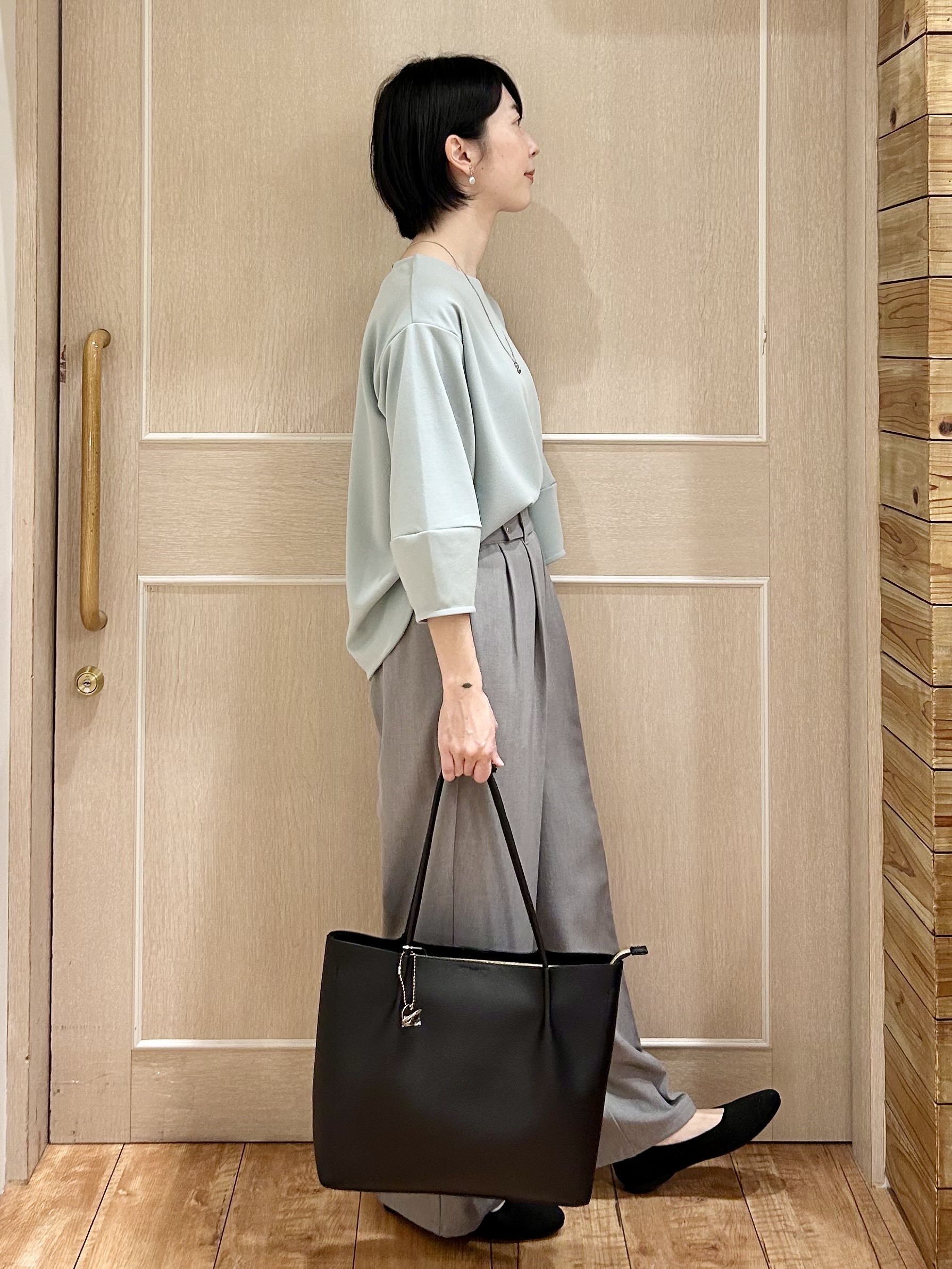 ちぐささんの「SHOO･LA･RUE｜【2点セット/7分袖】ランタンスリーブで女性らしい インせず着られる ネックレス付きブラウス」を使ったコーディネート