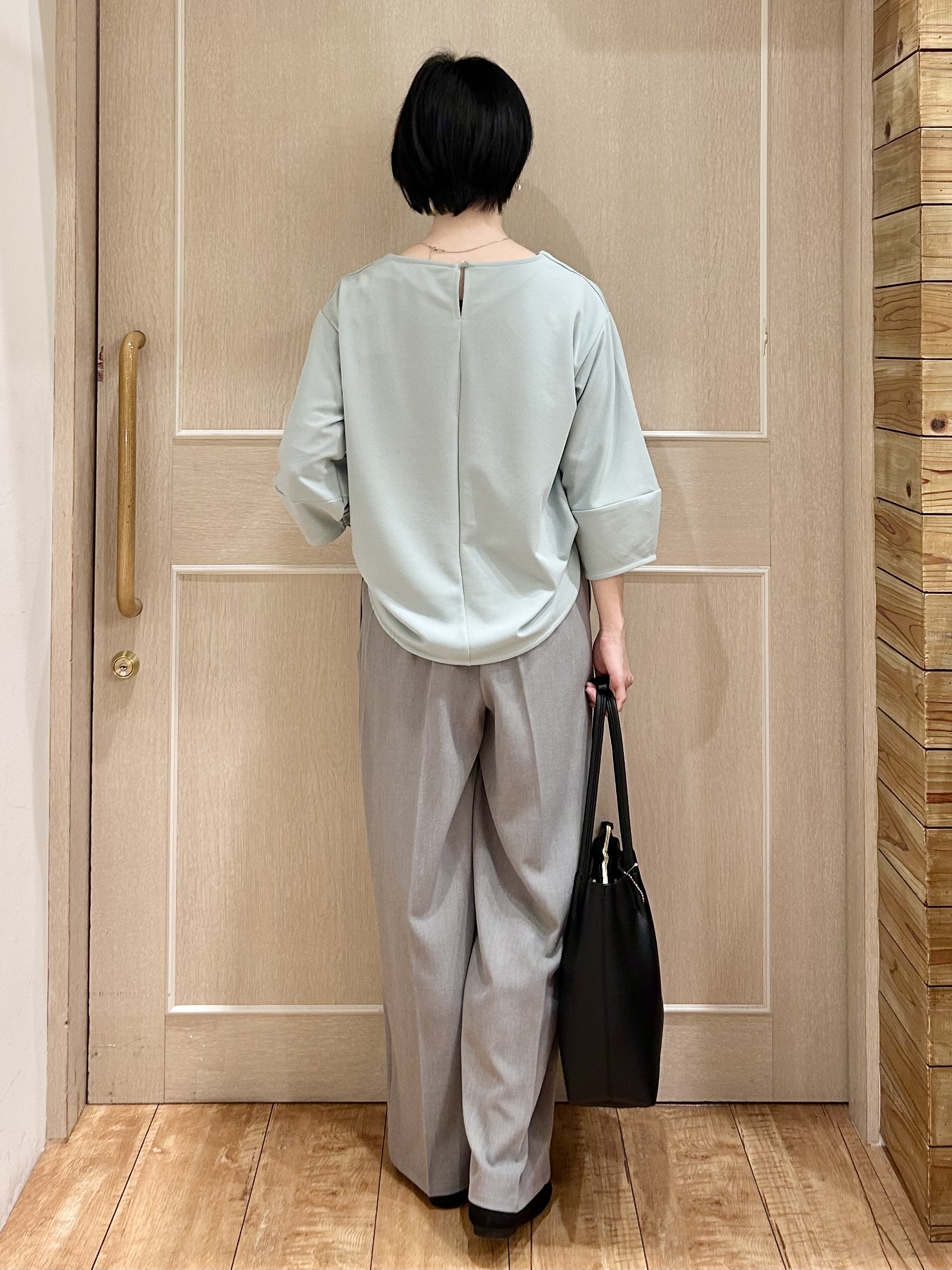 ちぐささんの「SHOO･LA･RUE｜【2点セット/7分袖】ランタンスリーブで女性らしい インせず着られる ネックレス付きブラウス」を使ったコーディネート