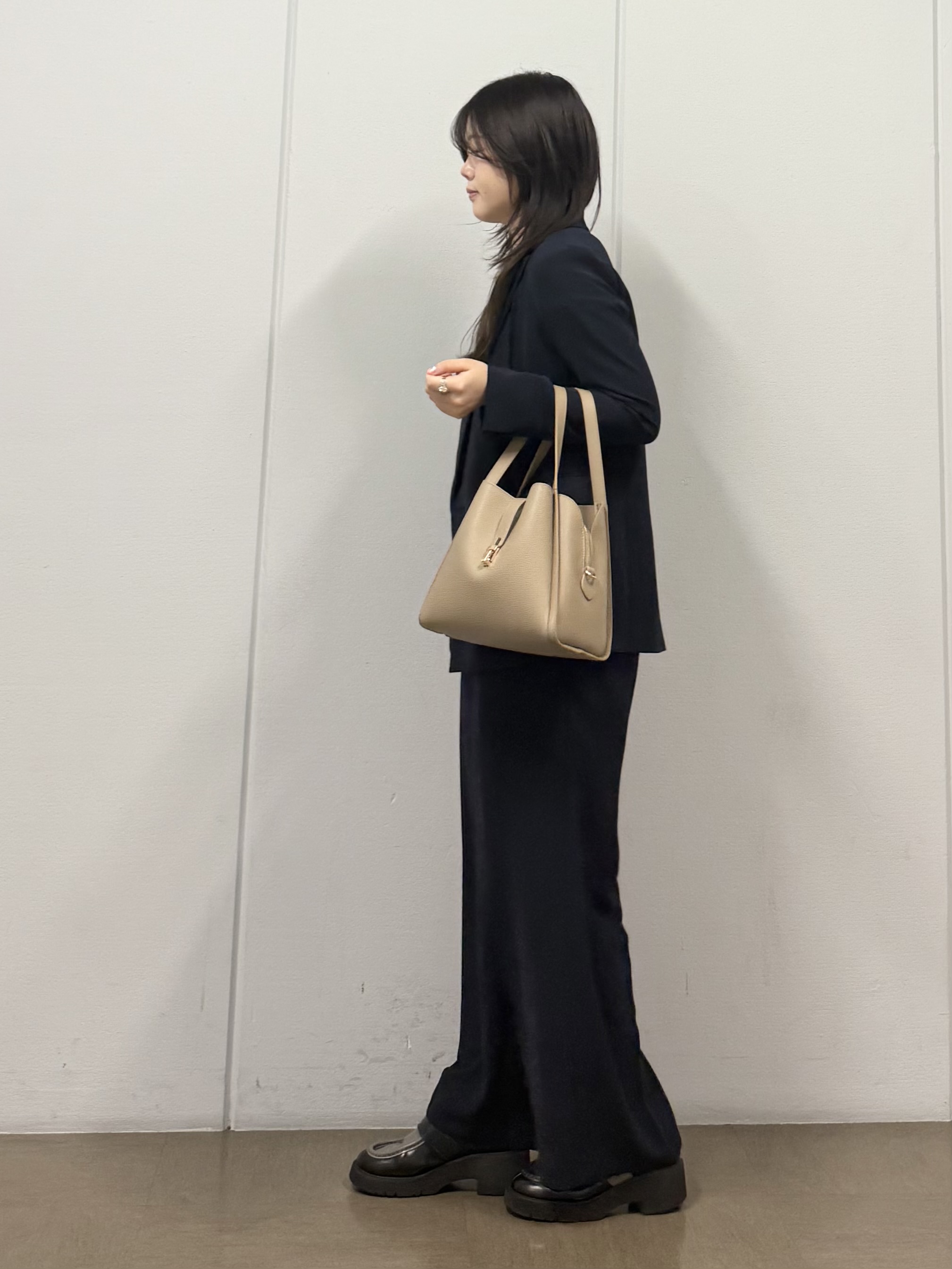 mizukiさんの「INDIVI｜【洗える／多機能／SETUP可】着る日傘ダブルジャケット」を使ったコーディネート