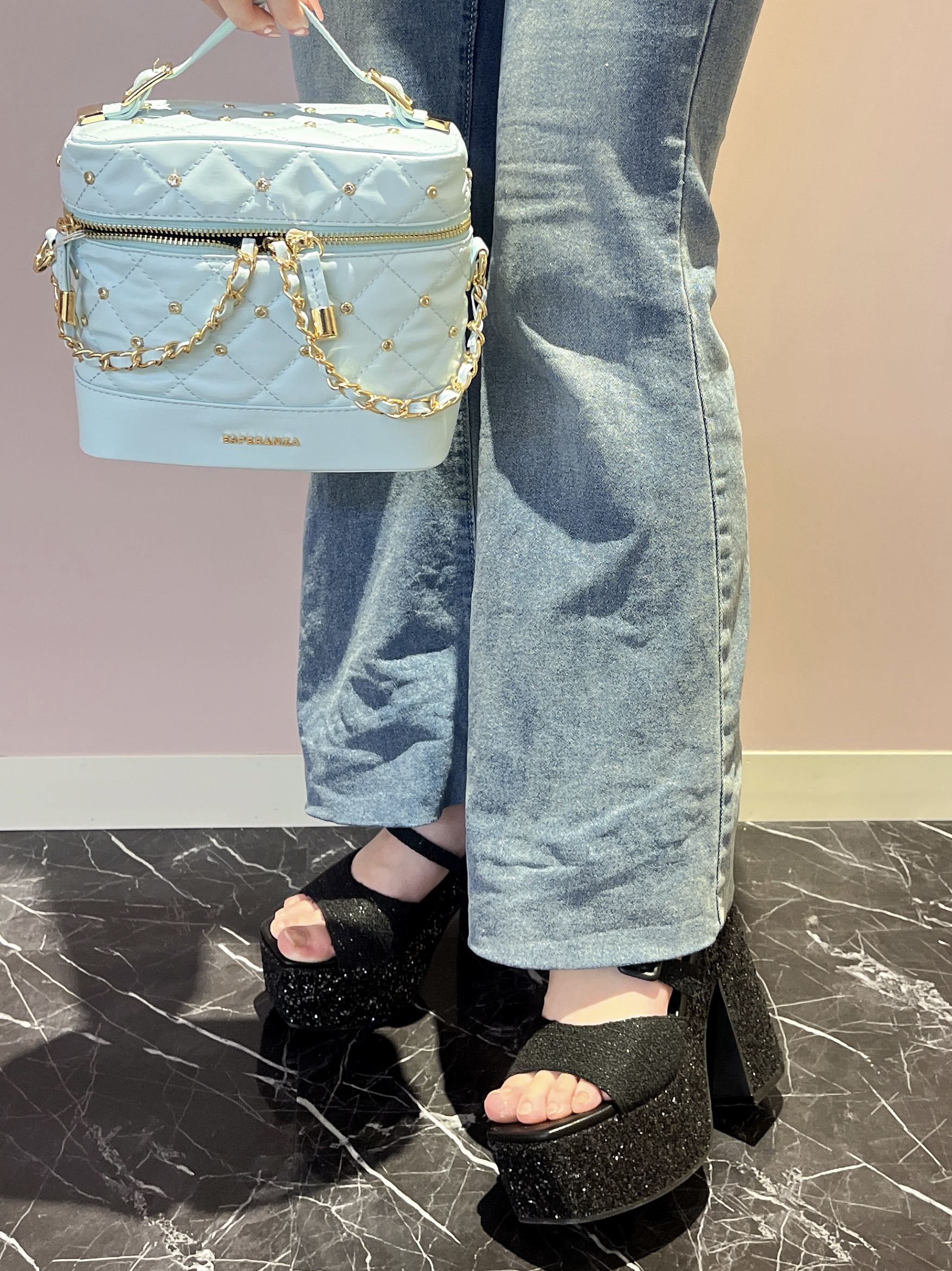 このかさんの「ESPERANZA｜ビジューバニティバッグ」を使ったコーディネート