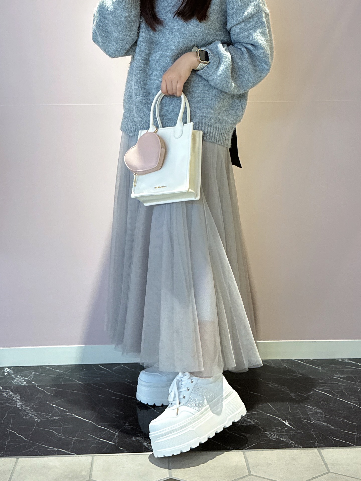 neinaさんの「ESPERANZA｜ラメライン厚底スニーカー」を使ったコーディネート