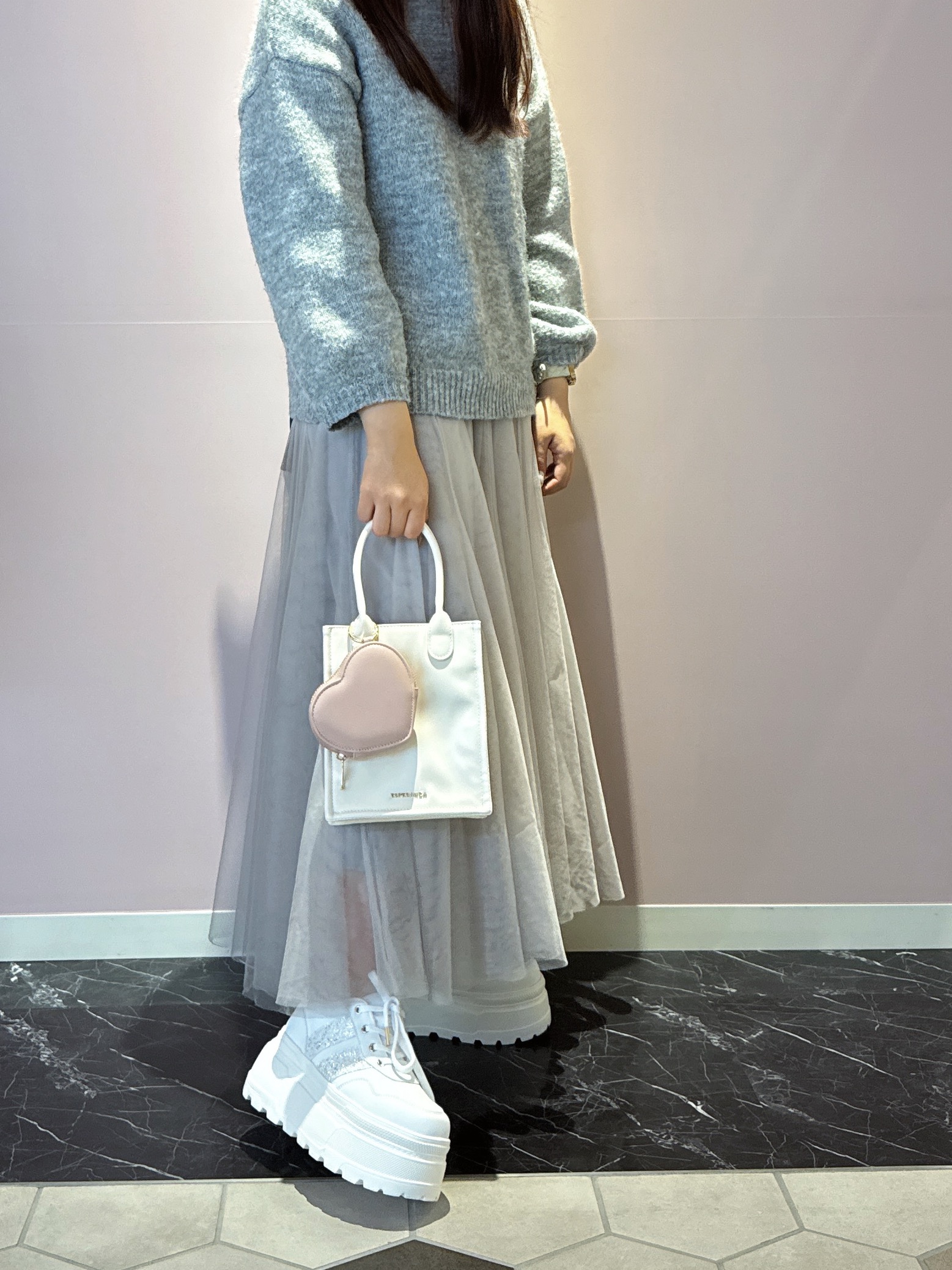 neinaさんの「ESPERANZA｜ラメライン厚底スニーカー」を使ったコーディネート
