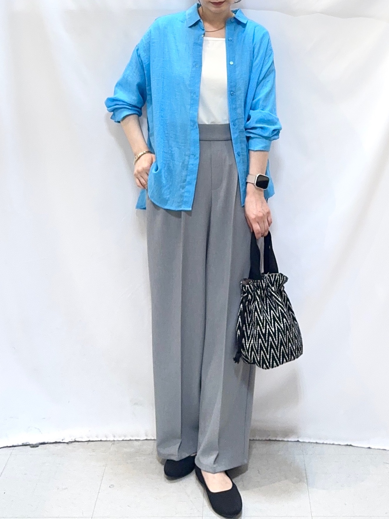 𝐇𝐢𝐫𝐨𝐦𝐢さんの「SHOO･LA･RUE｜【体型カバー】ふんわり質感 やわらかこなれシアーシャツ」を使ったコーディネート
