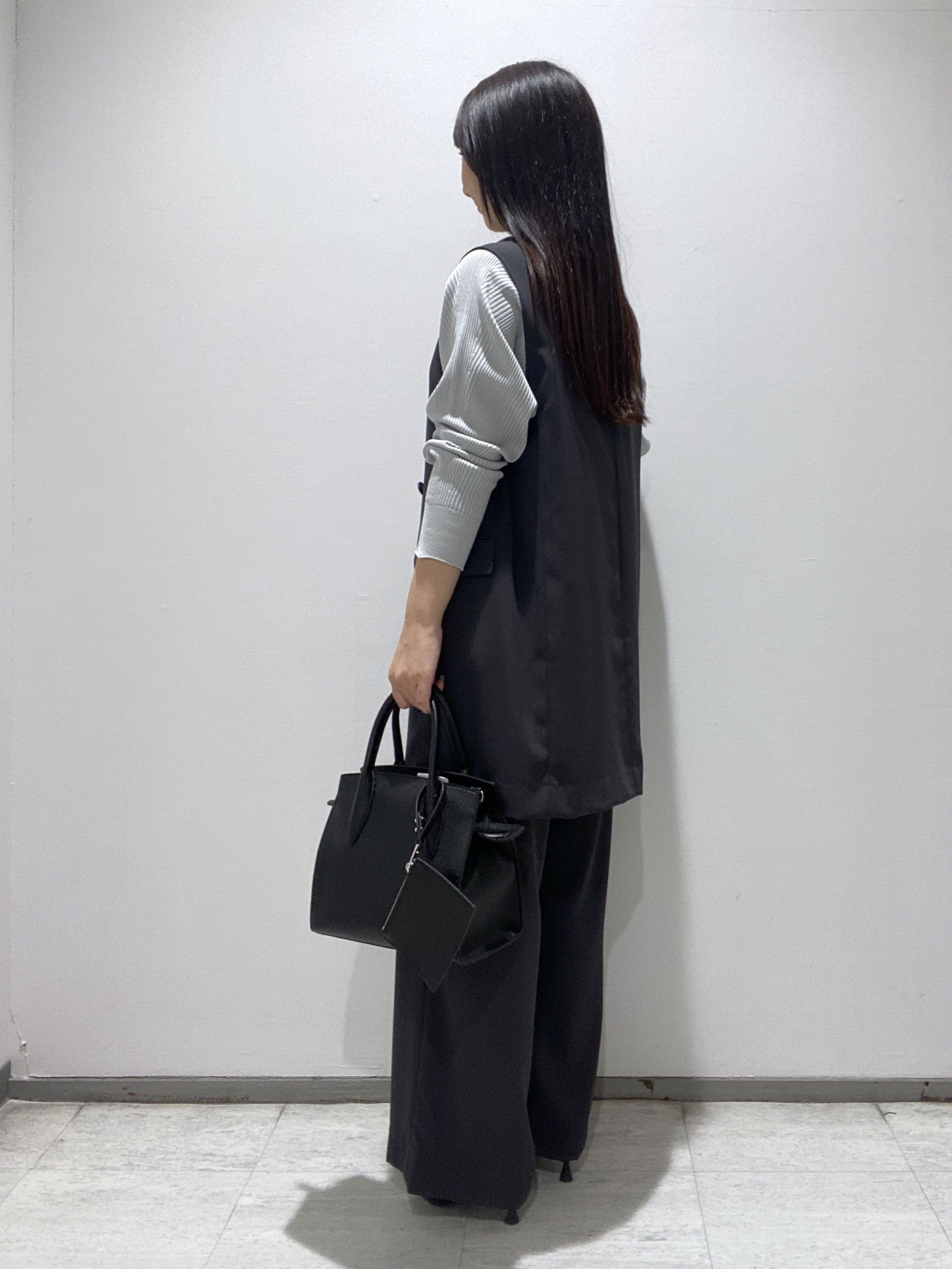 meiさんの「INDIVI｜【洗える／キレイ色】体型カバー無縫製ニット」を使ったコーディネート