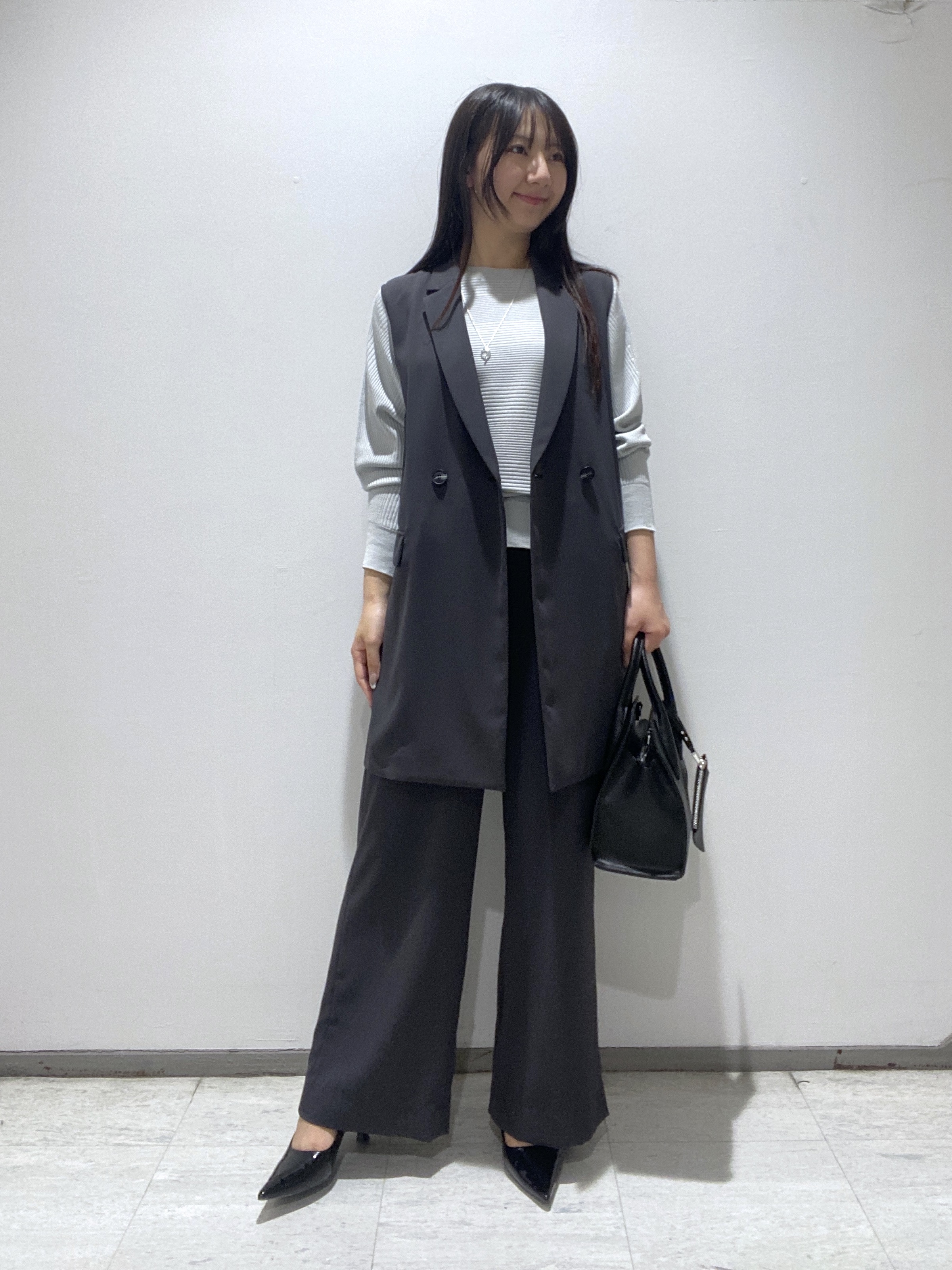meiさんの「INDIVI｜【洗える／キレイ色】体型カバー無縫製ニット」を使ったコーディネート