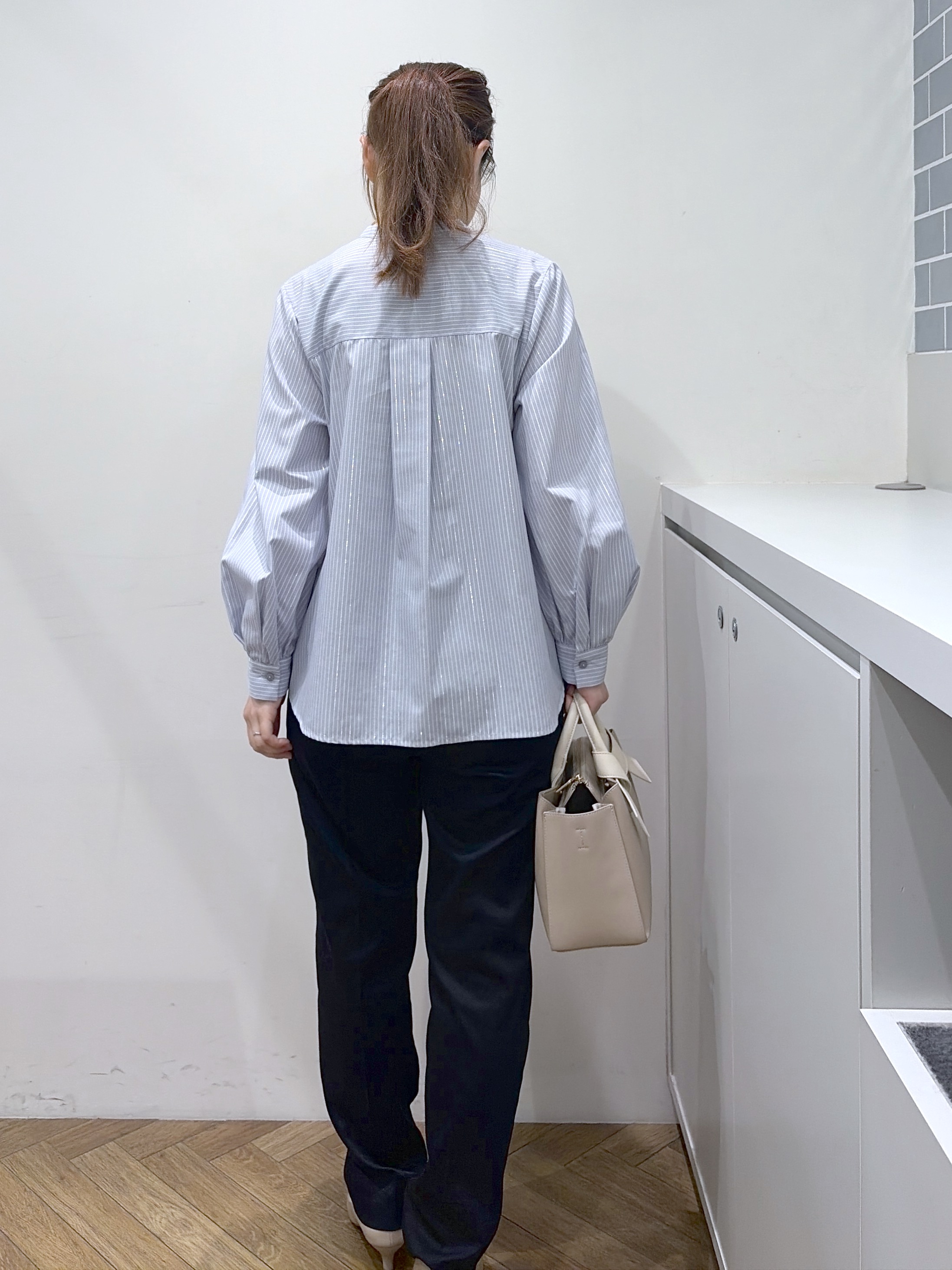 Junさんの「index｜フリルキーネックシャツ【洗濯機OK／イージーアイロン／防シワ】《XS～LL／7col》」を使ったコーディネート