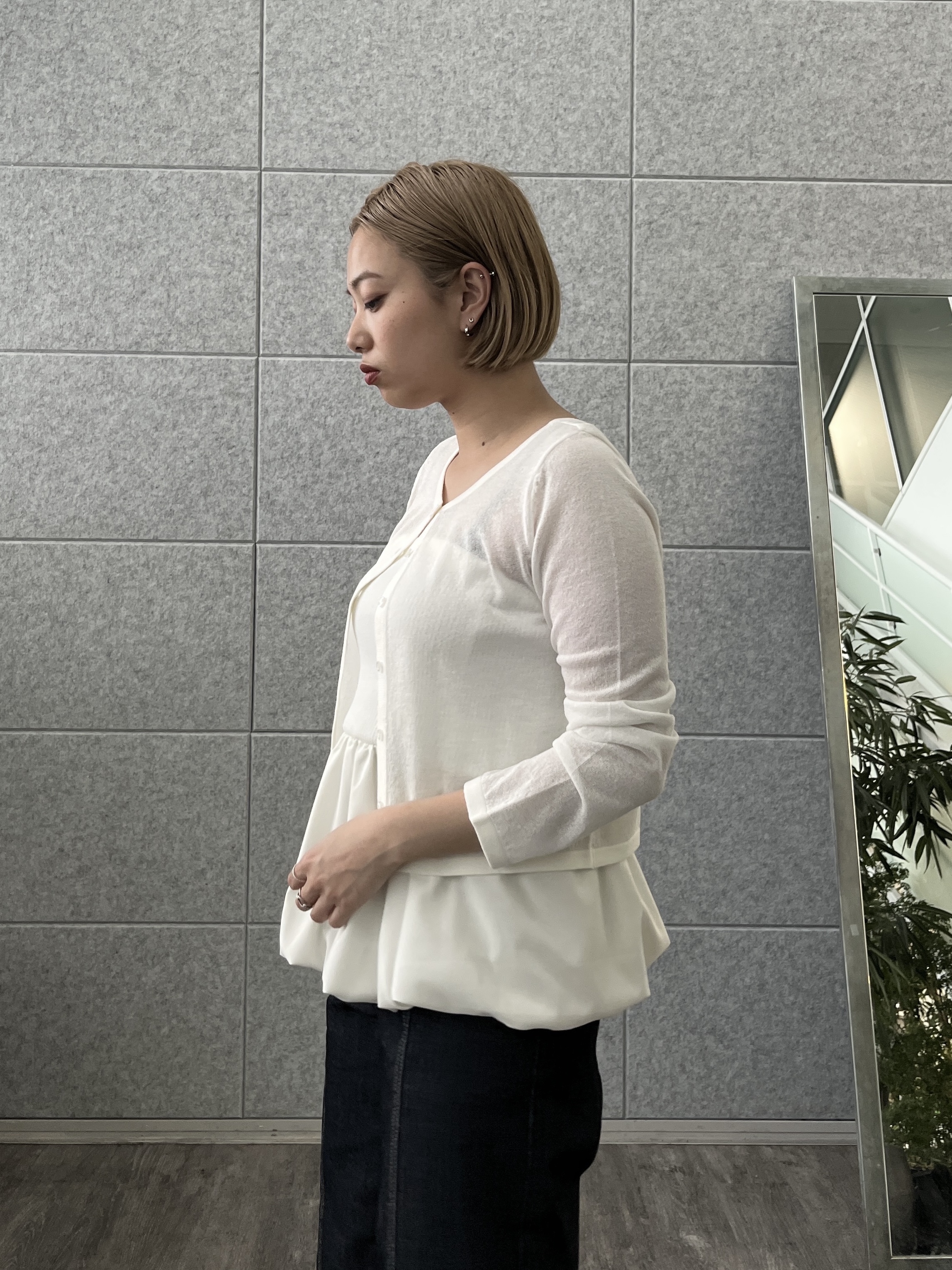 Harukaさんの「INDIVI｜ハイウエストカットオフデニム」を使ったコーディネート