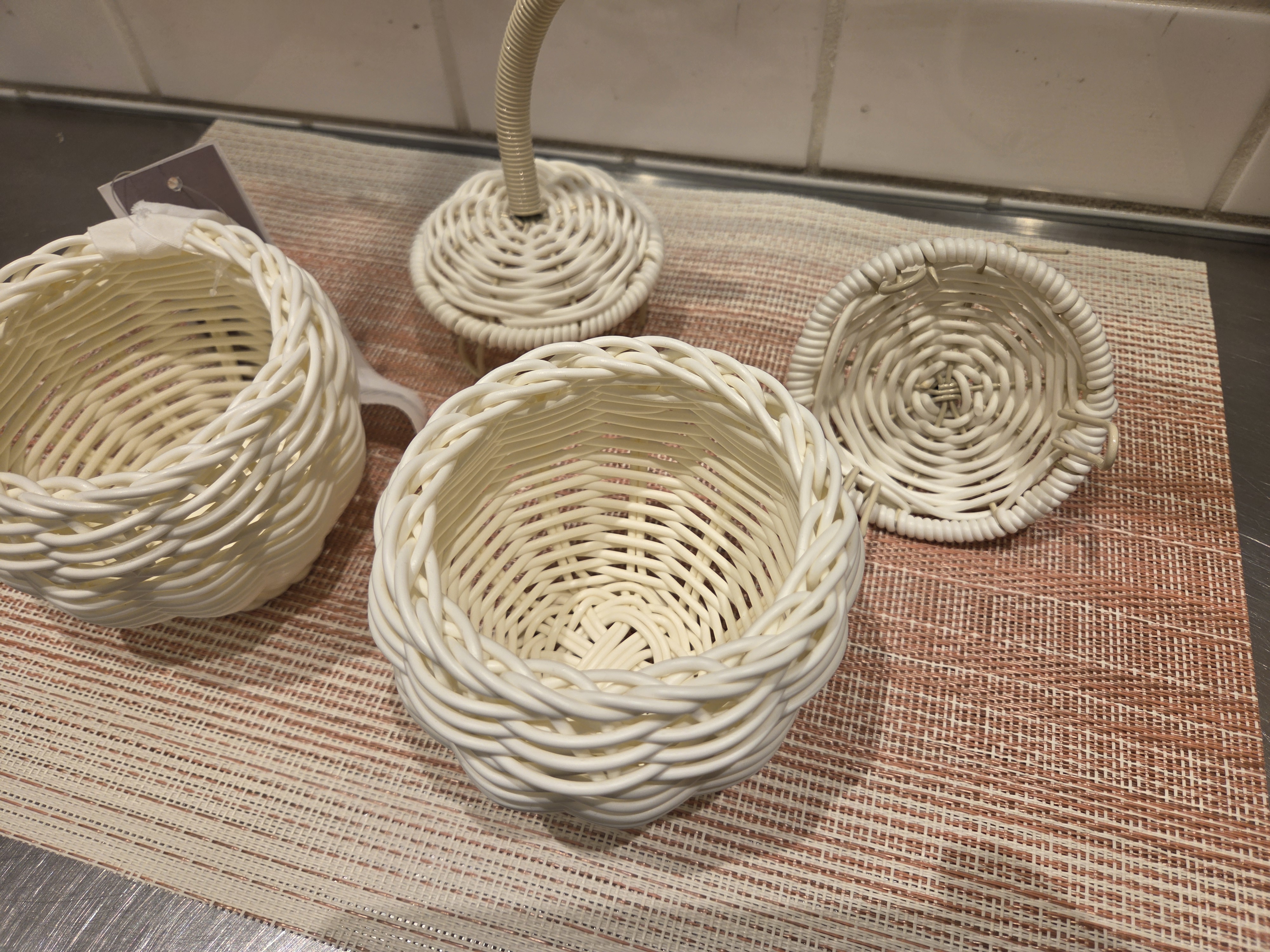 さっきーさんの「212 KITCHEN STORE｜フルーツシェイプバスケット　チェリー」を使ったコーディネート