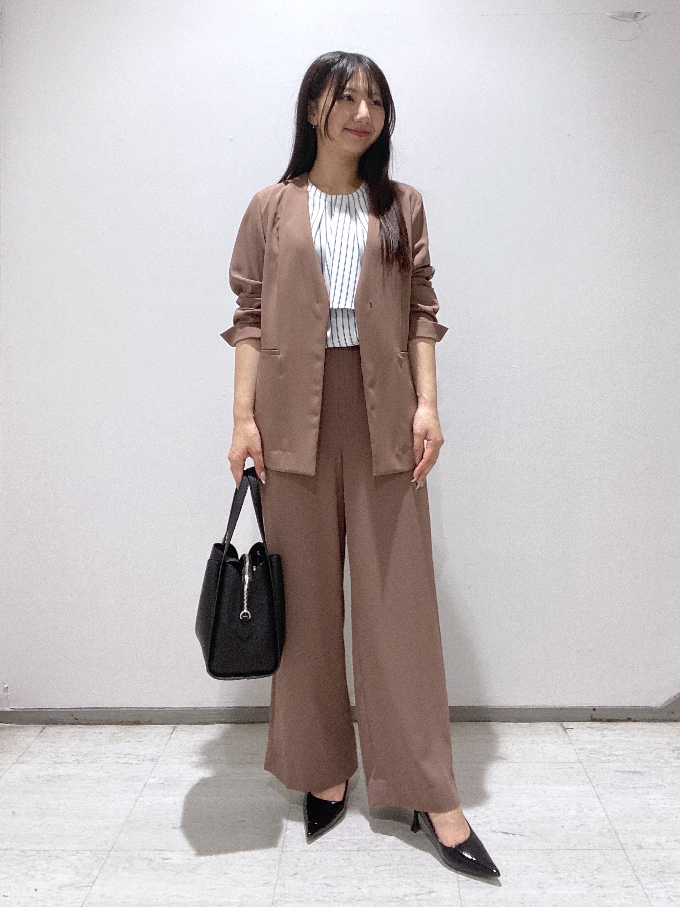 meiさんの「INDIVI｜【さらに軽く軽快！／着る日傘】ノーカラージャケット」を使ったコーディネート