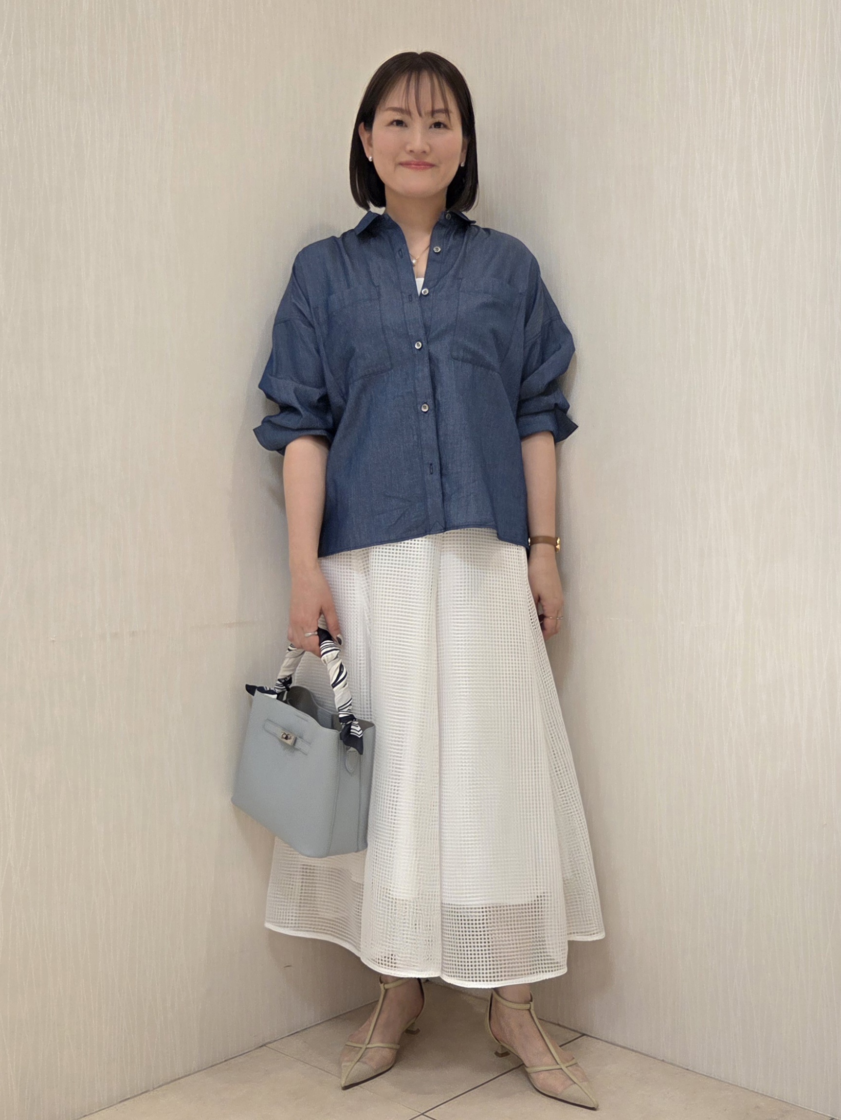 naokoさんの「UNTITLED｜【コットン100%/洗える】エアリーデニムシャツ」を使ったコーディネート