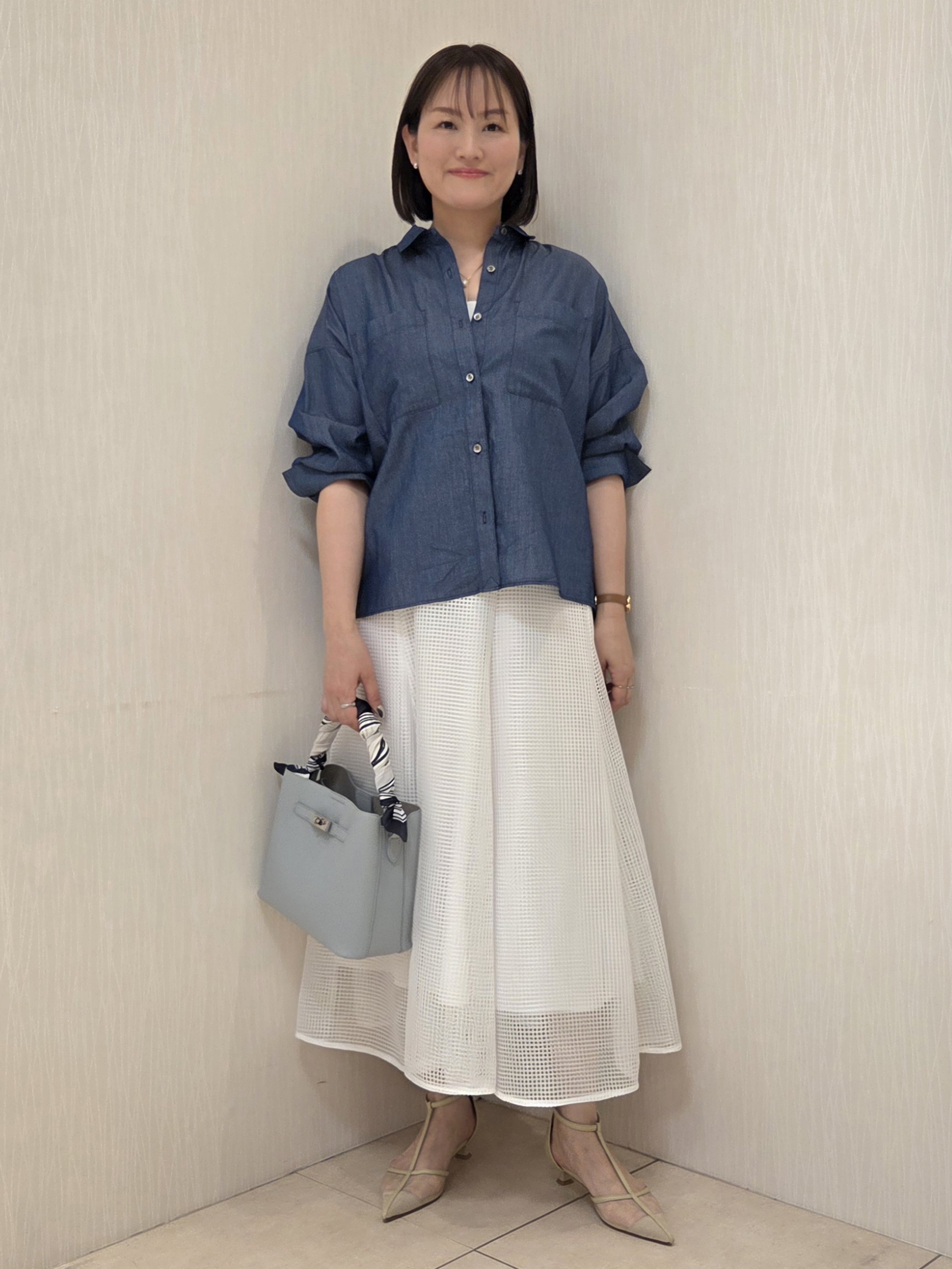 naokoさんの「UNTITLED｜【コットン100%/洗える】エアリーデニムシャツ」を使ったコーディネート