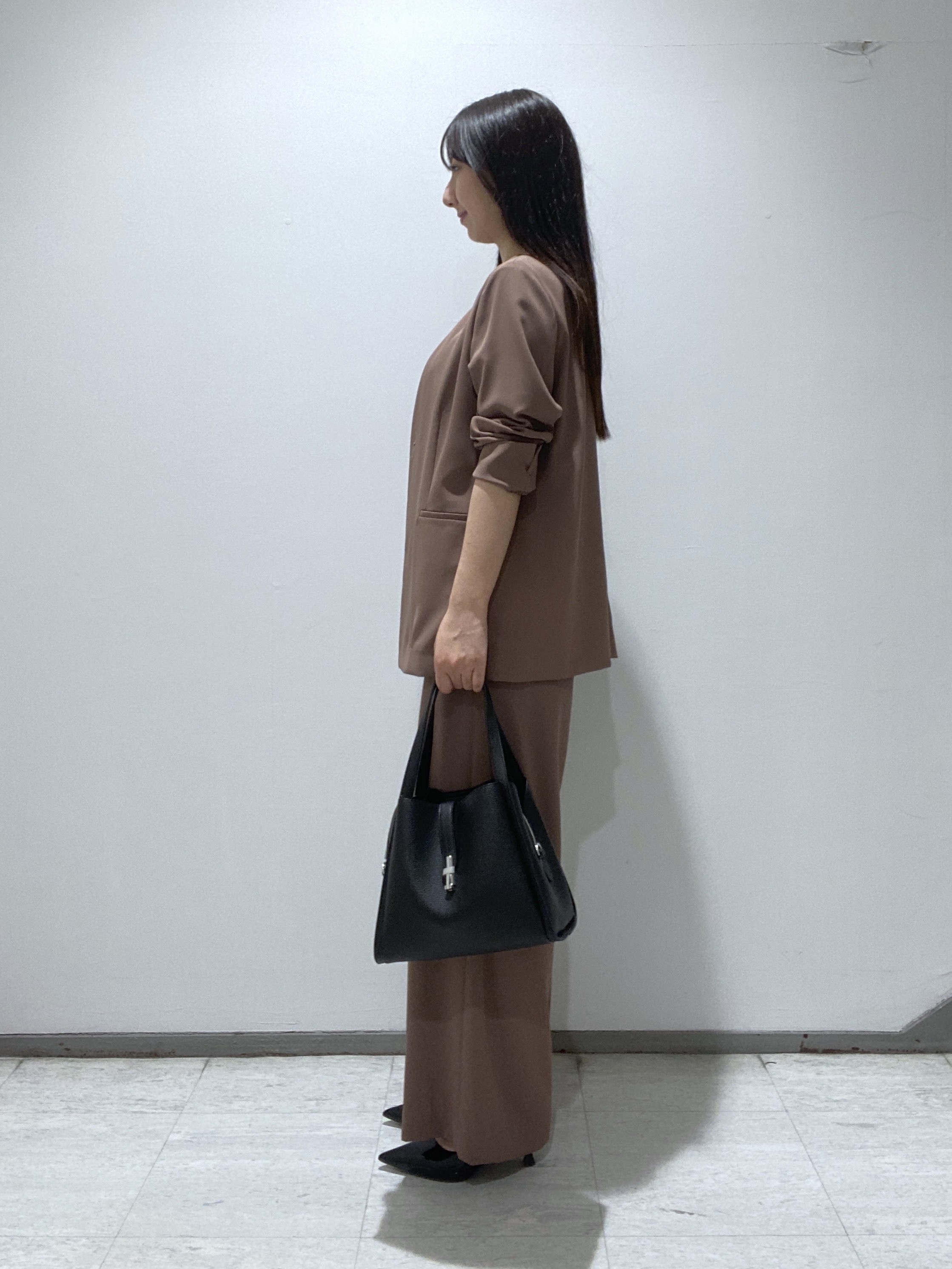 meiさんの「INDIVI｜【さらに軽く軽快！／着る日傘】ノーカラージャケット」を使ったコーディネート